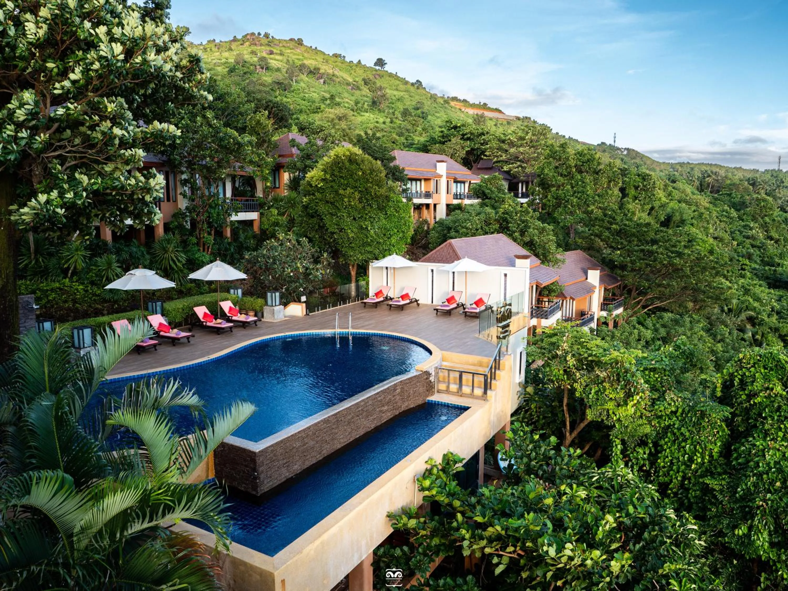Swimming pool in Victoria Cliff Hotel & Resort, Kawthaung