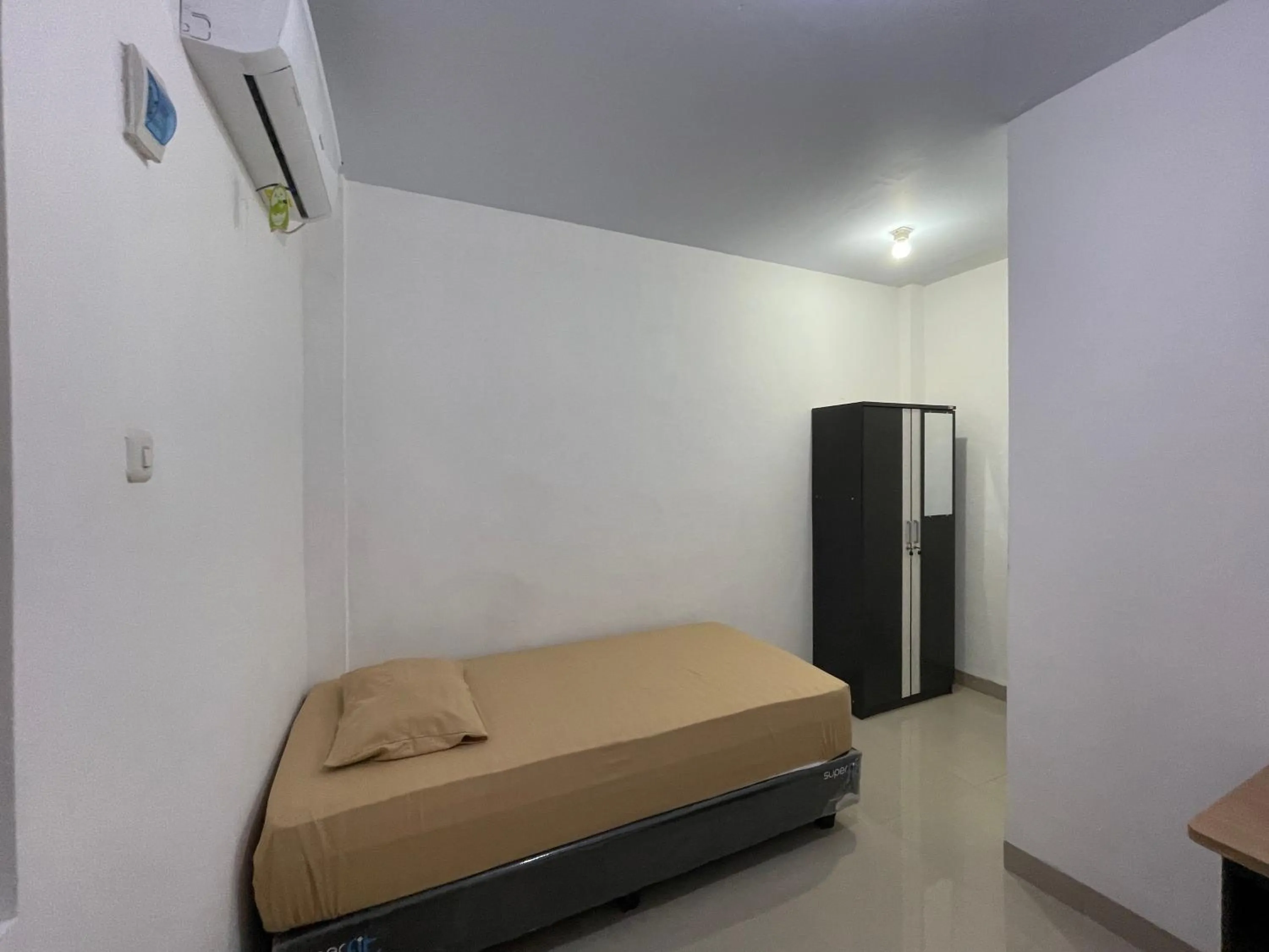 Bedroom, Bed in Hotel O Penginapan Musafir Syariah Near Paramount Woman & Childern's Hospital