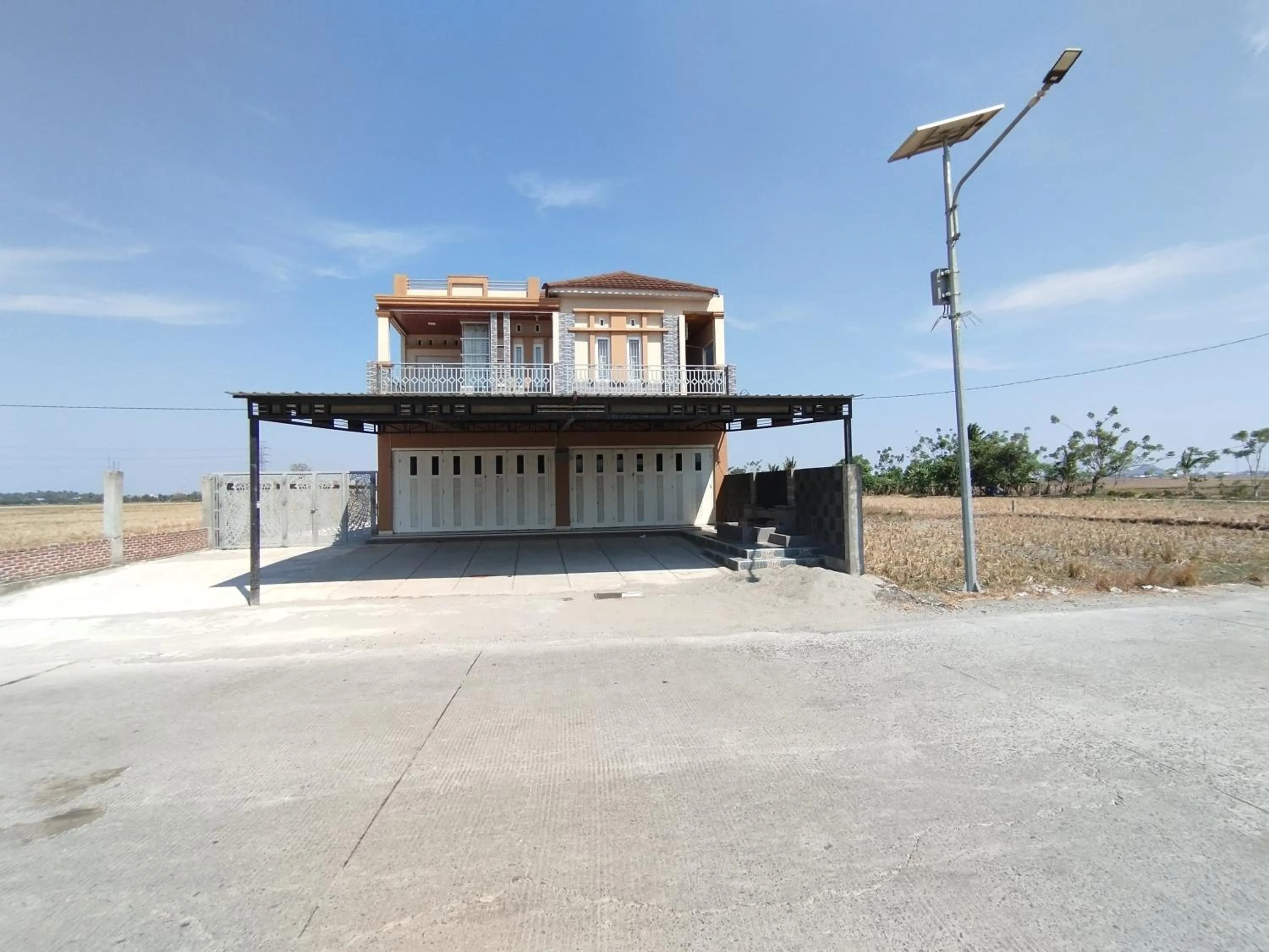 Property building in Hotel O Penginapan Musafir Syariah Near Paramount Woman & Childern's Hospital