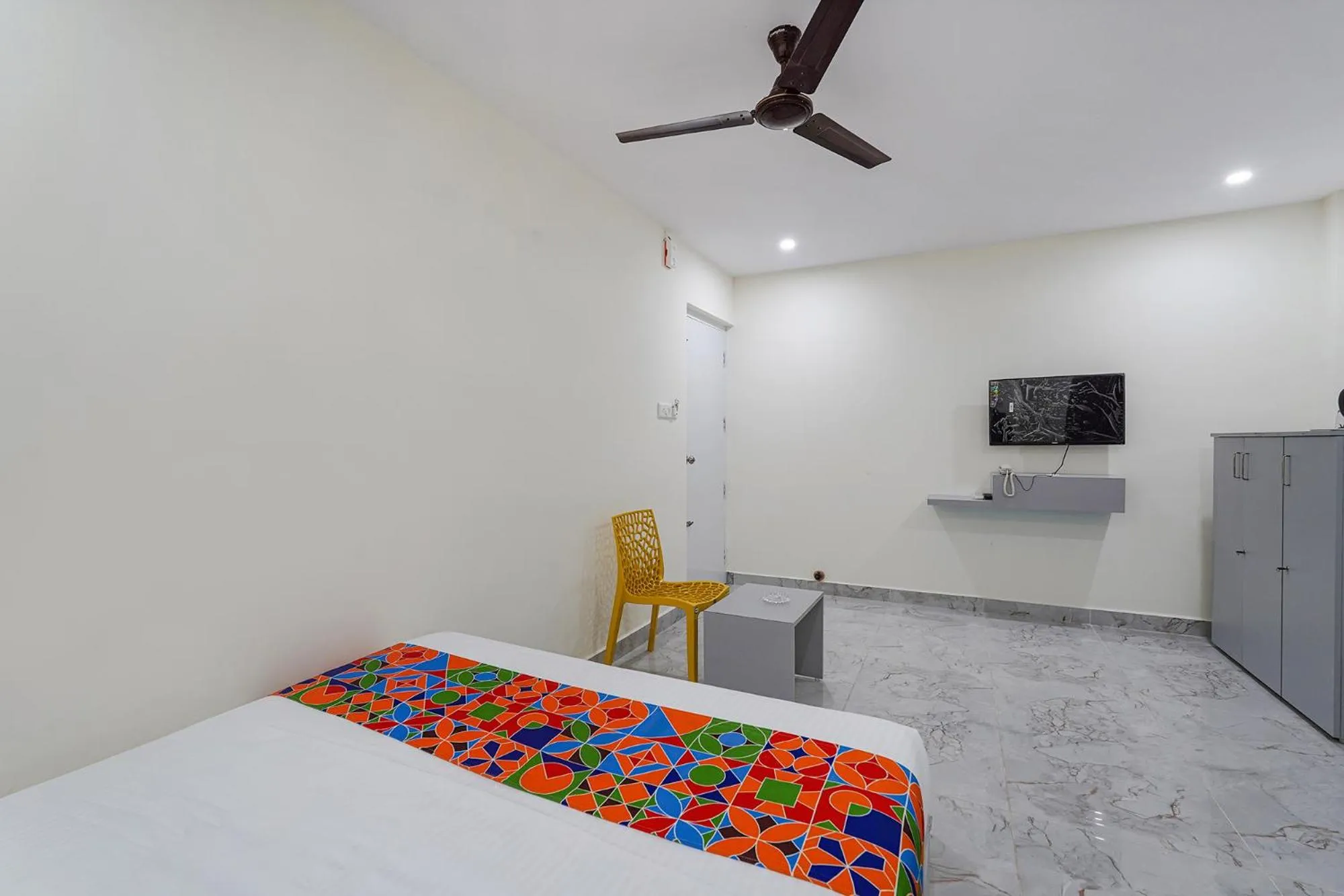 Bed in FabHotel Ivory Pearl - Nr Sony Signal