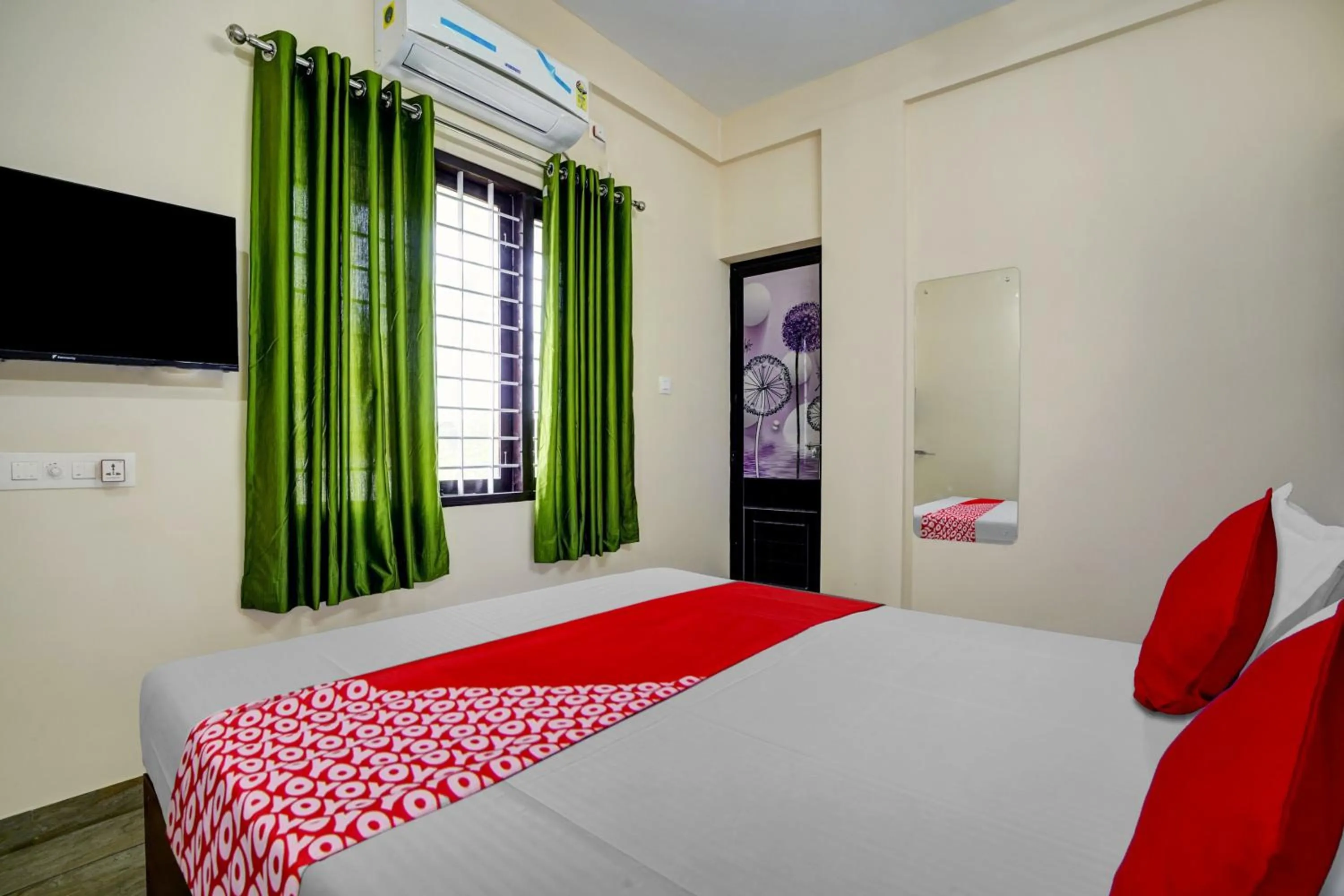 Bedroom, Bed in Hotel O Versatile Inn