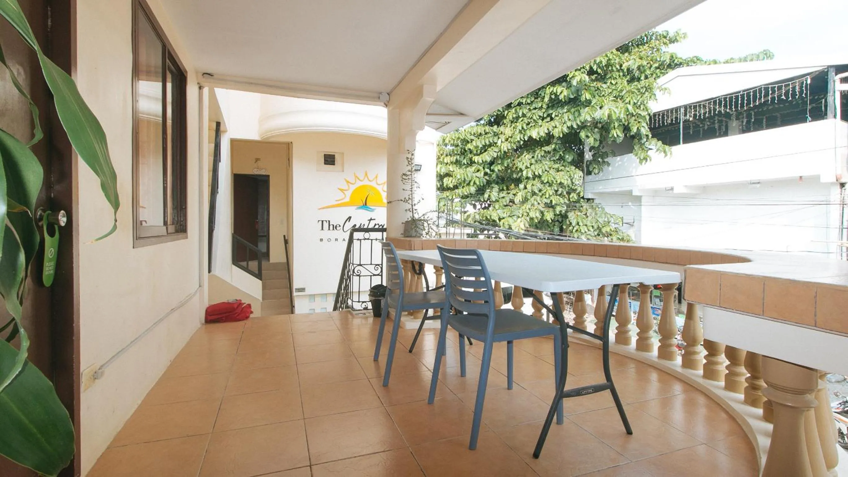 Property building in RedDoorz @ The Central Inn Boracay Island