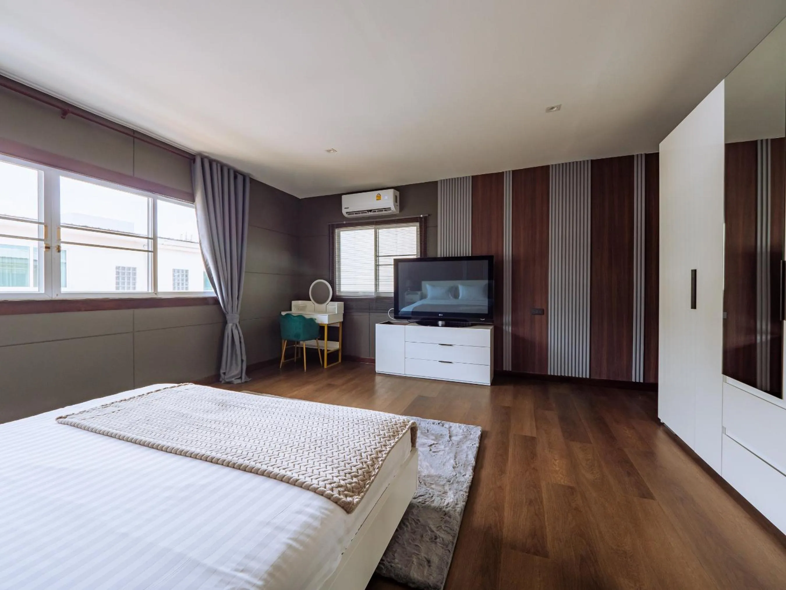 Bed in Grand Penthouse by Grand Orlov Apart