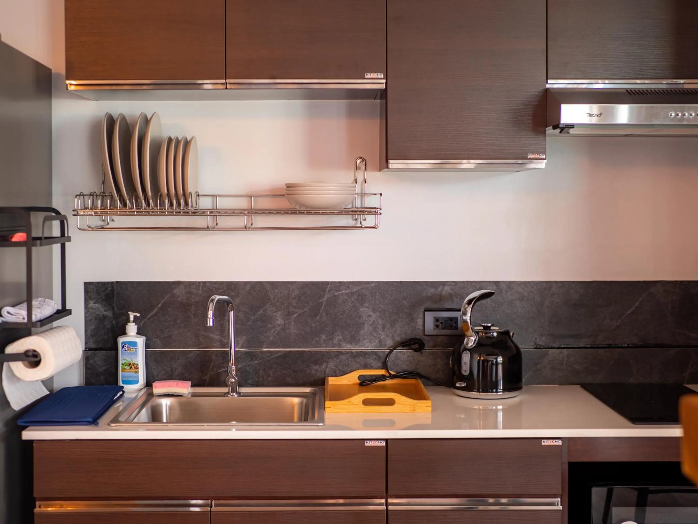 Coffee/tea facilities in Grand Penthouse by Grand Orlov Apart