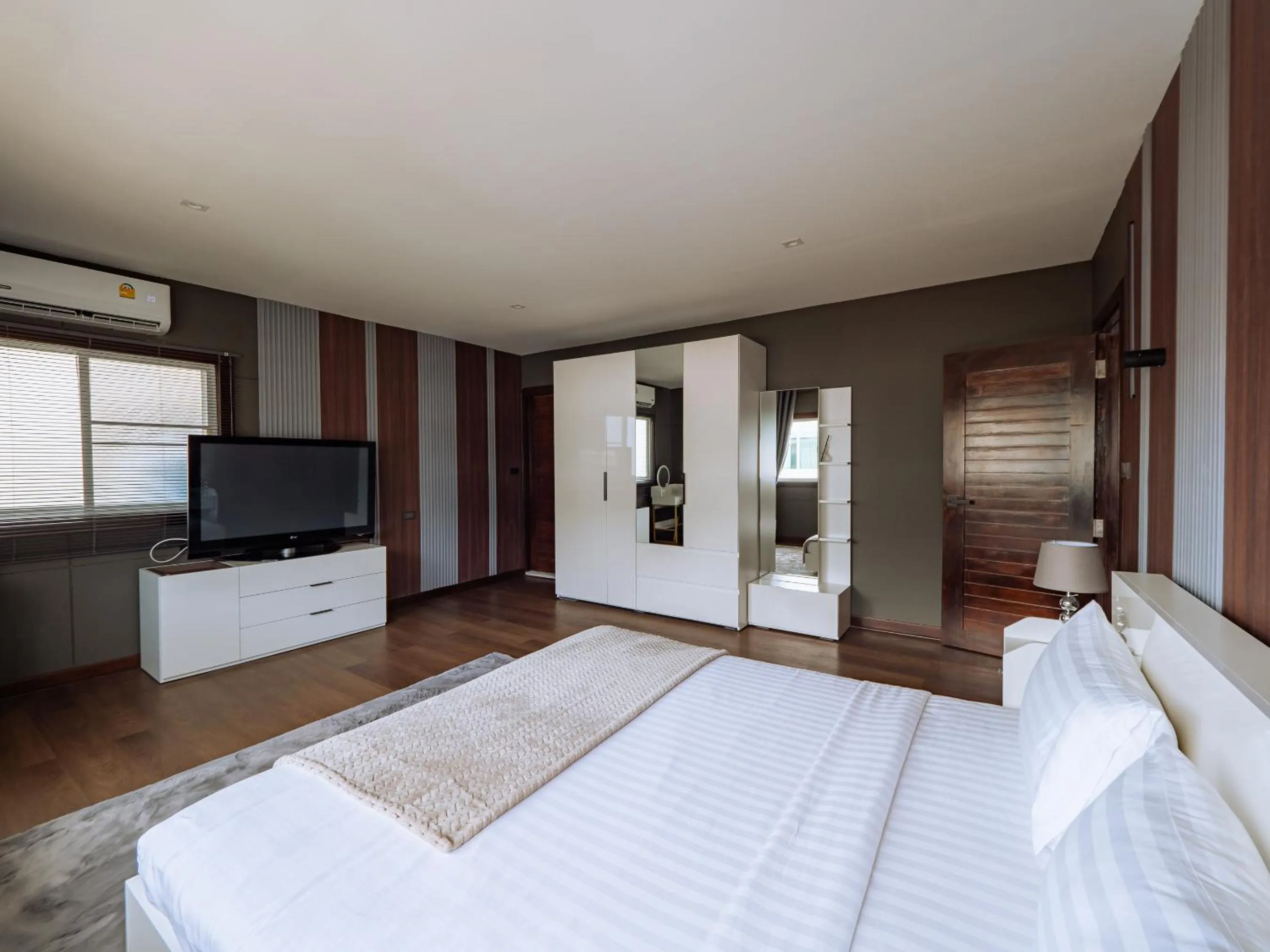 Bed in Grand Penthouse by Grand Orlov Apart