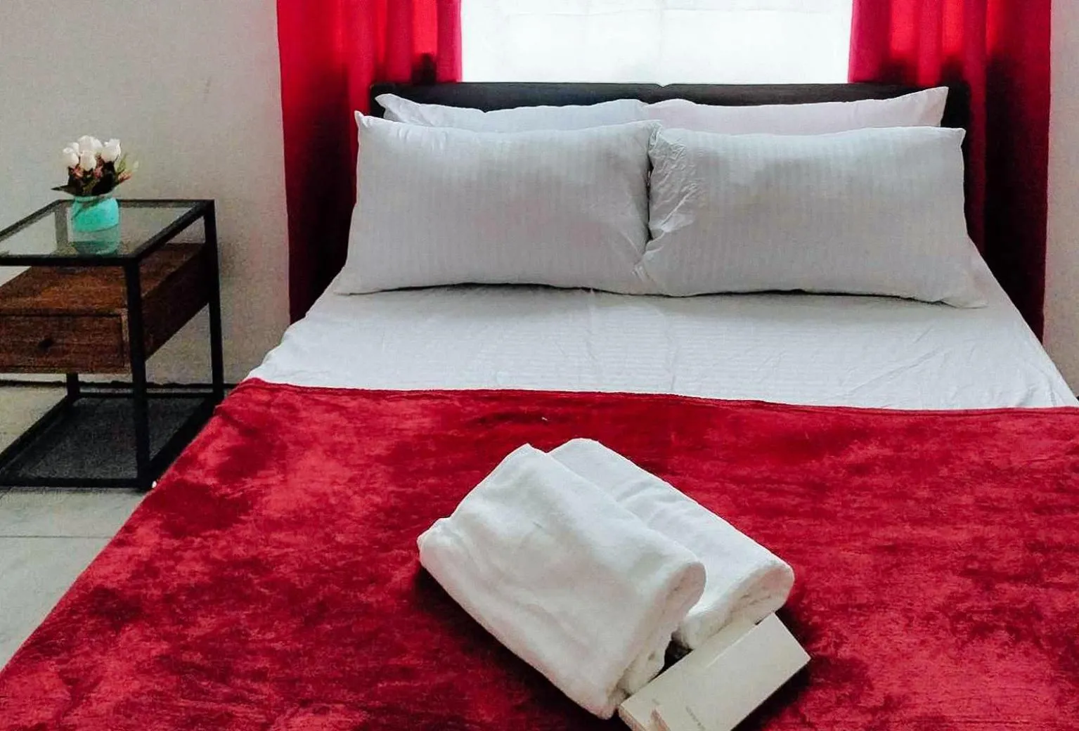 Bedroom, Bed in RedDoorz at Rio Bella Lacson St Bacolod