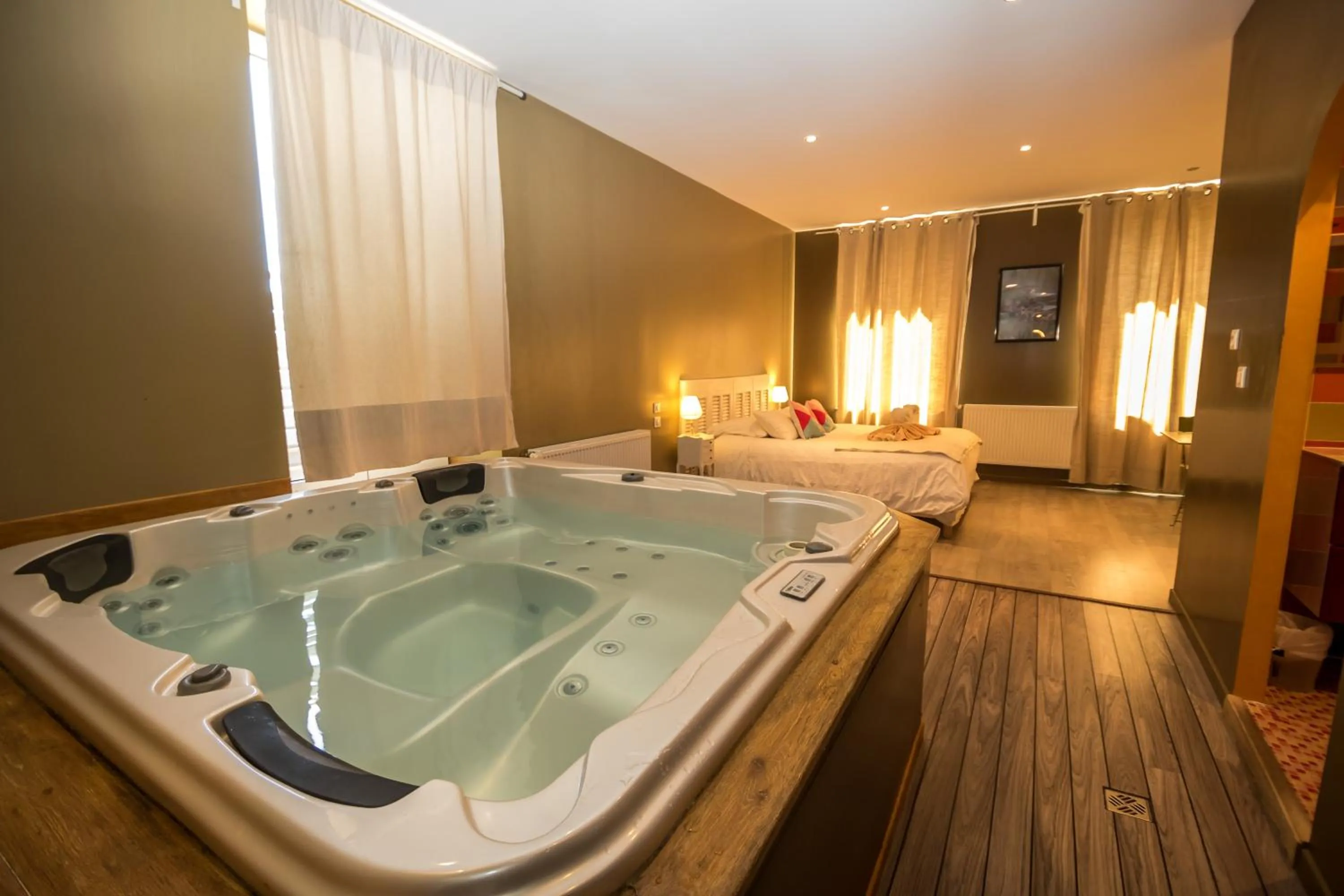 Photo of the whole room in Hotel La Font Vineuse & Spa