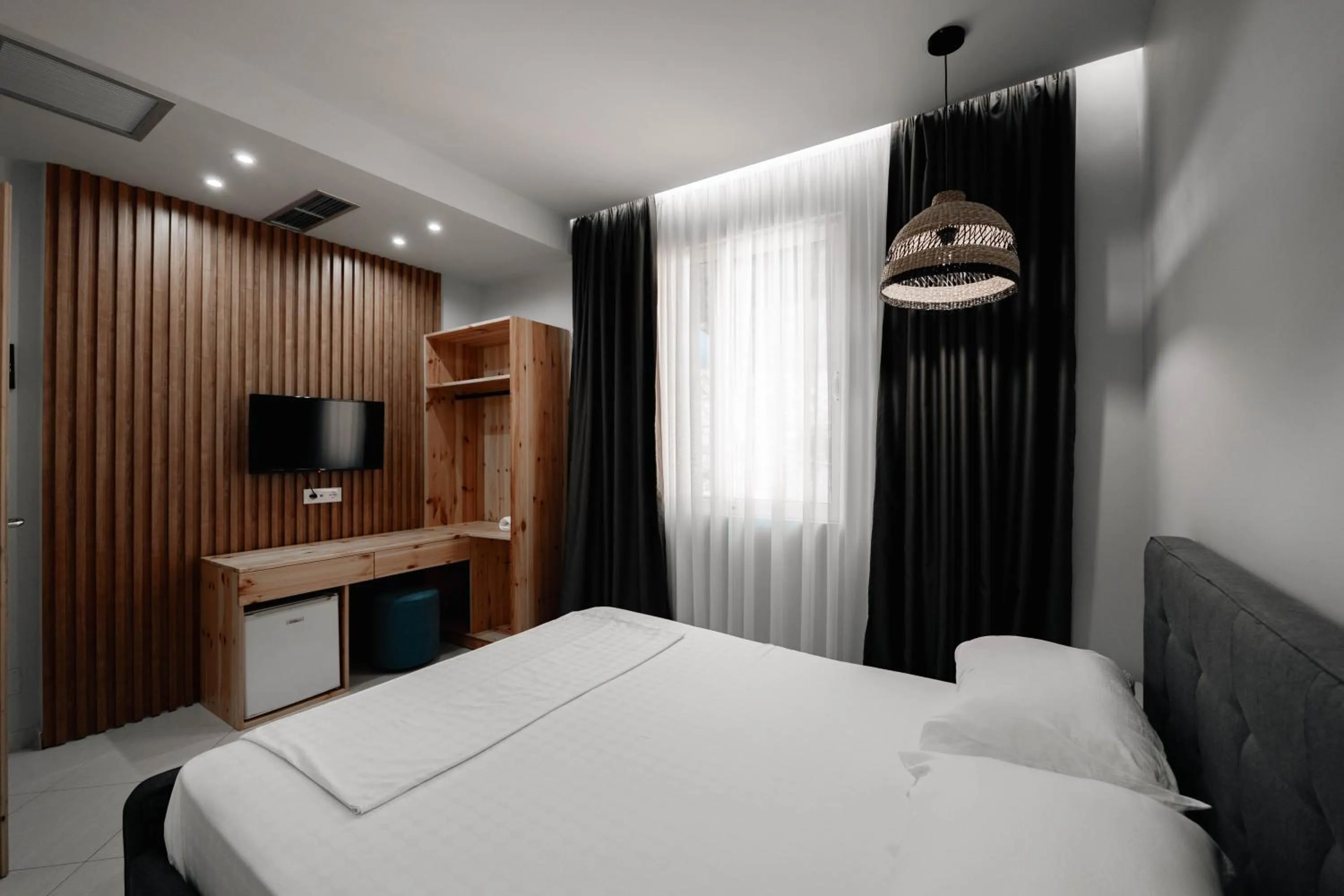 Communal lounge/ TV room, Bed in Hotel Ble Ble Vlore