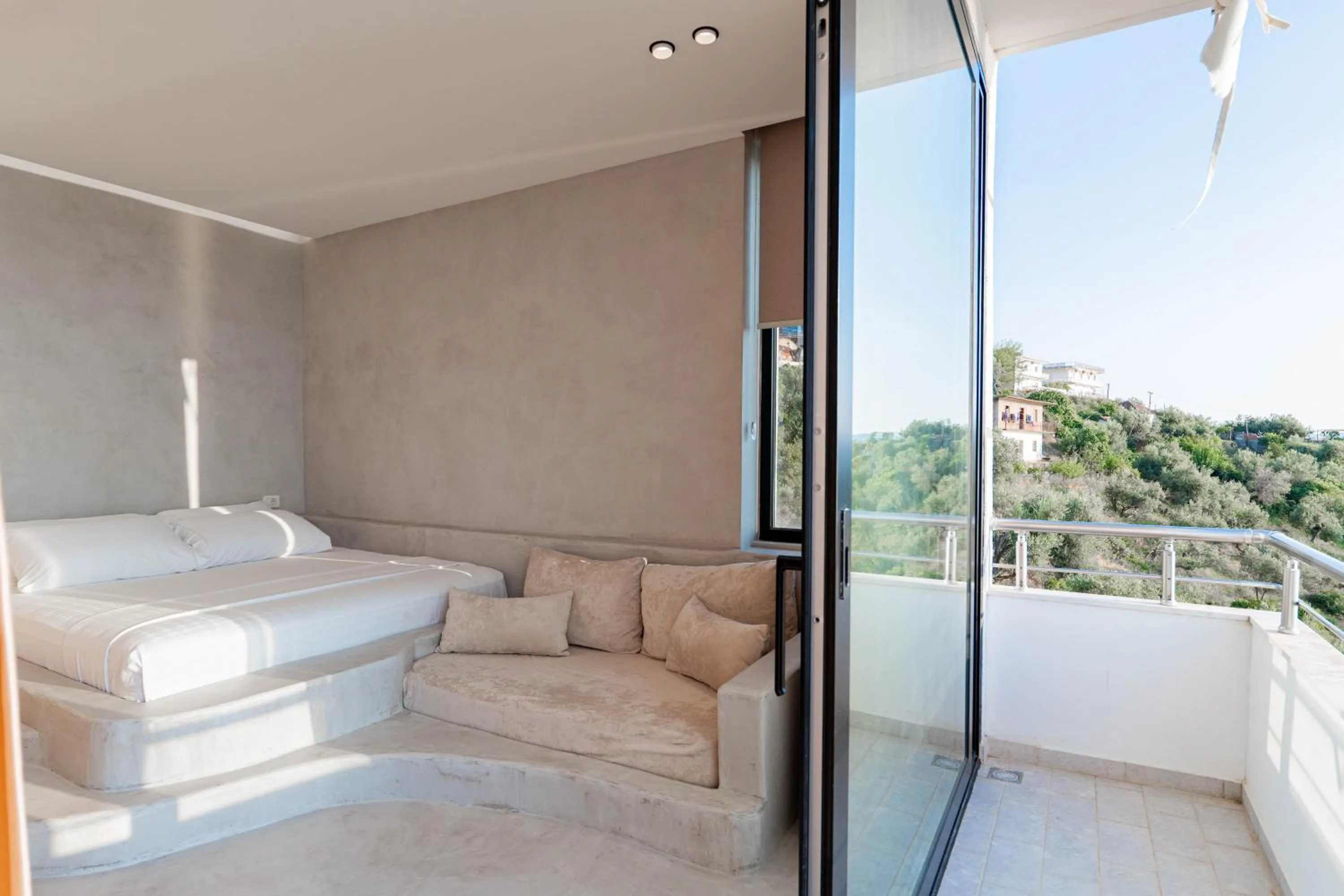 Day in Hotel Ble Ble Vlore