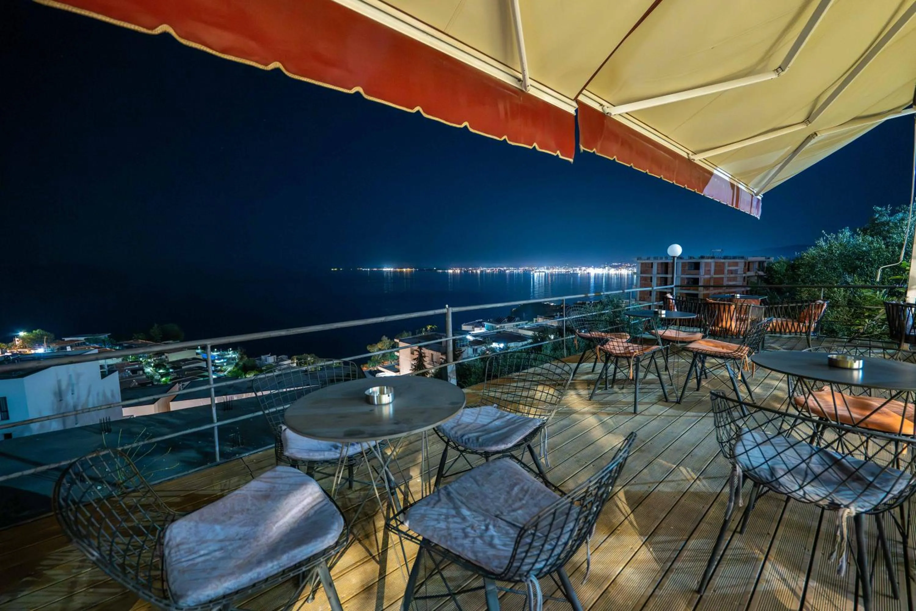 Night in Hotel Ble Ble Vlore