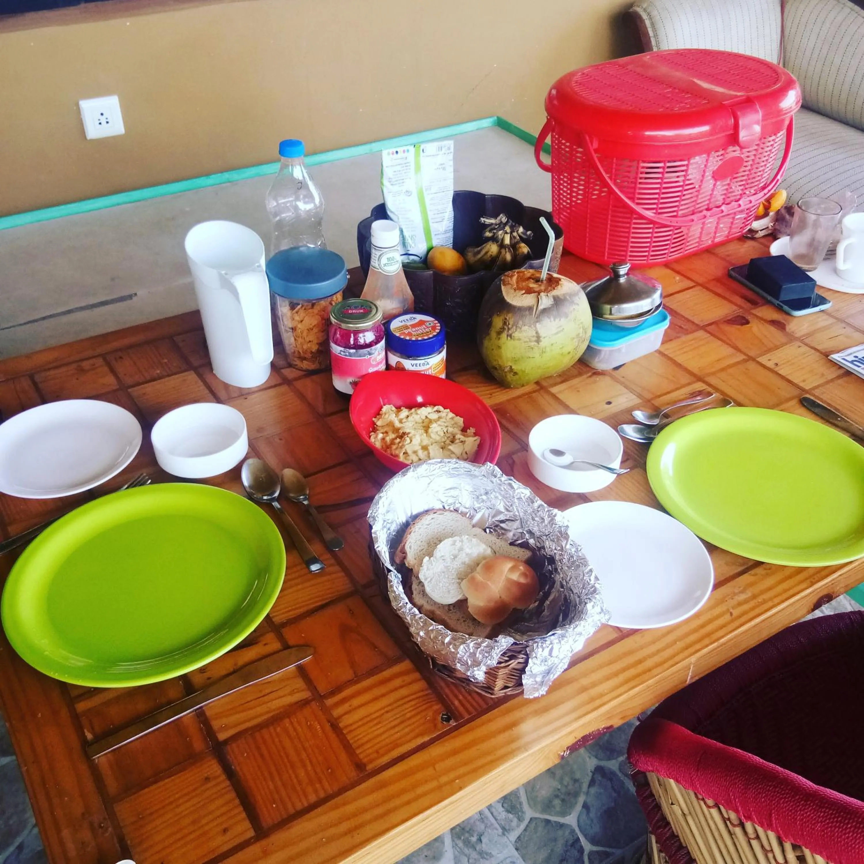 Food and drinks in GiriSadan Organic Retreat & Experiences