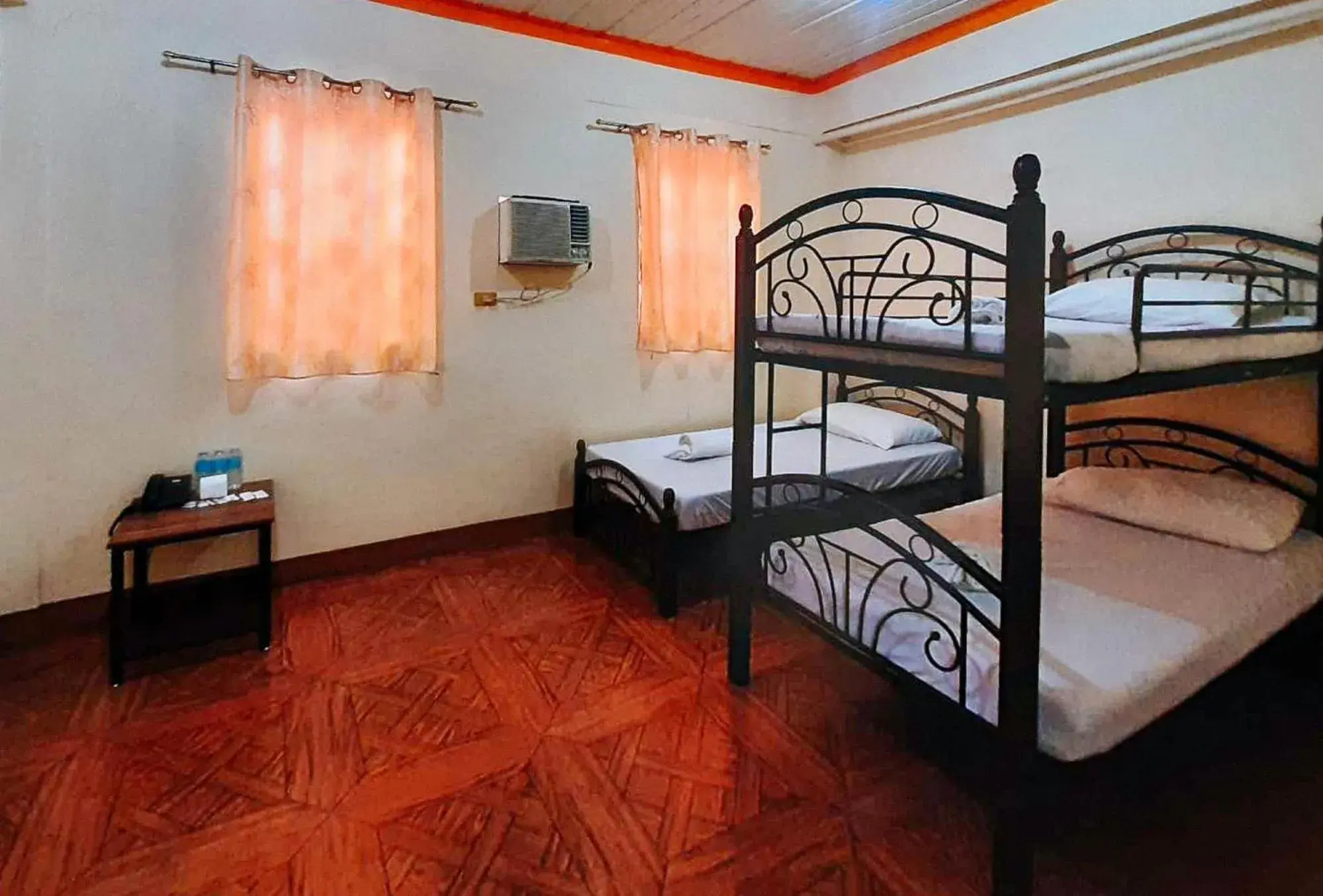 bunk bed, Bed in RedDoorz @ Johsons Pension House Butuan City bunk bed, Bed in RedDoorz @ Johsons Pension House Butuan City