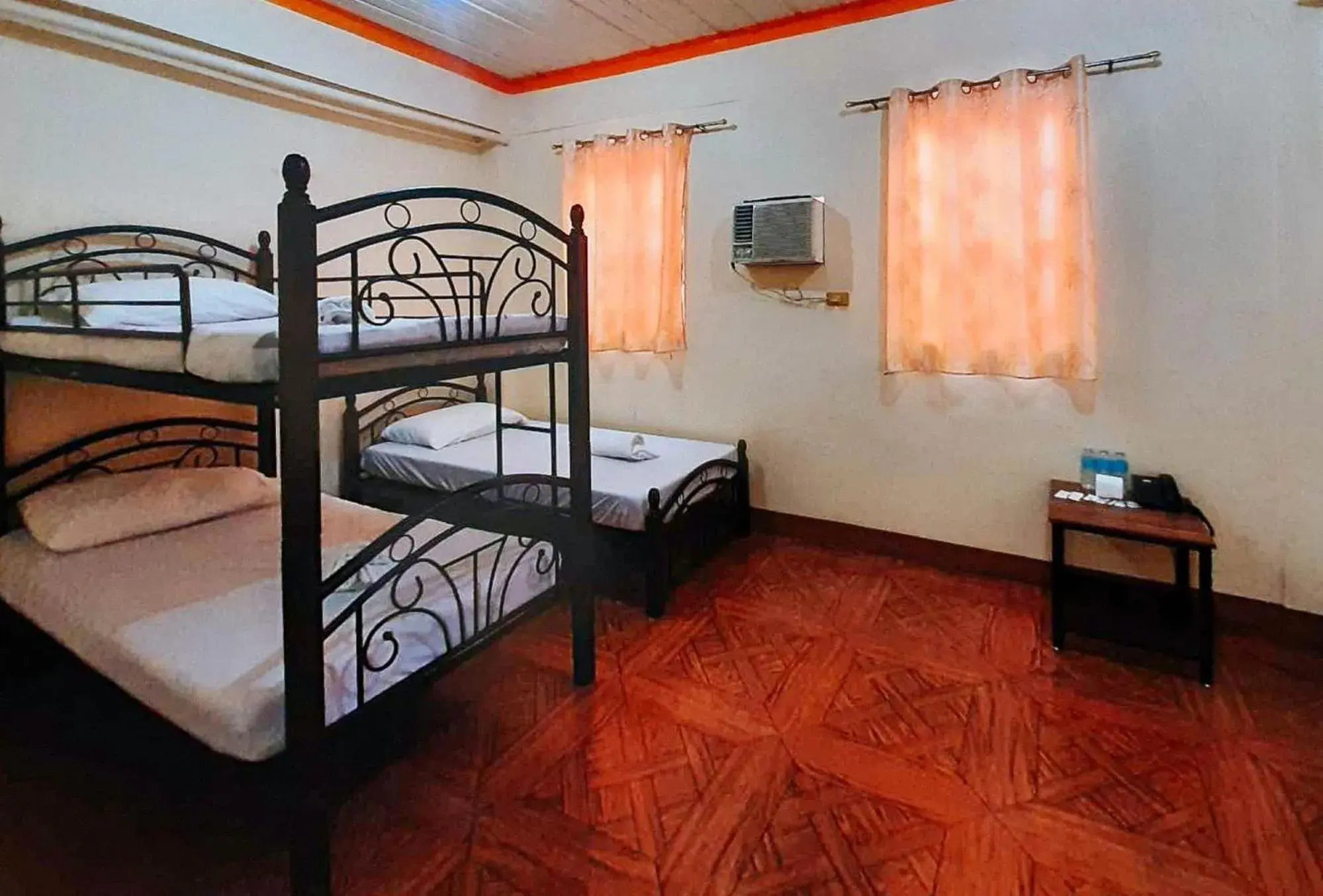 Bed in RedDoorz @ Johsons Pension House Butuan City Bed in RedDoorz @ Johsons Pension House Butuan City