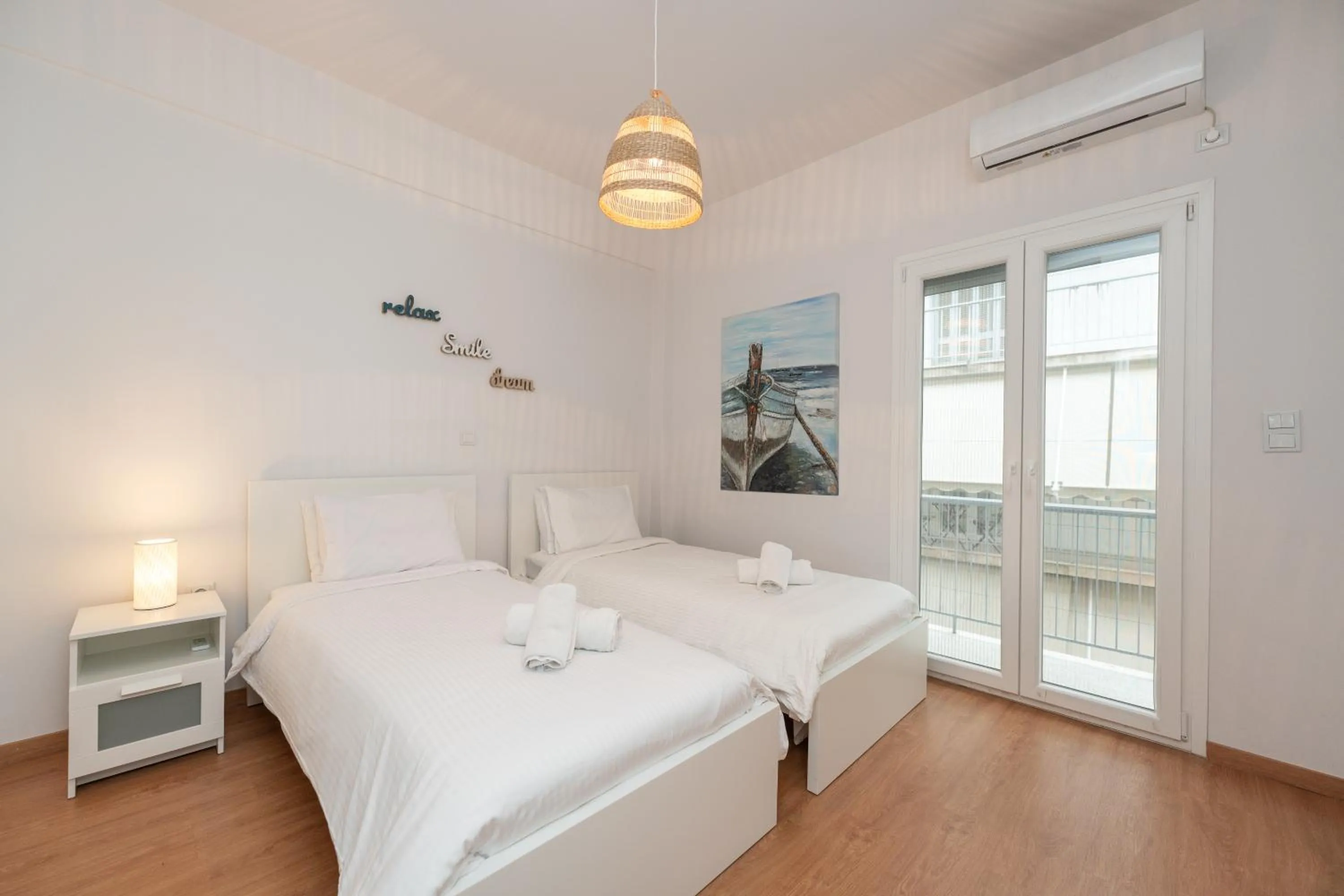 Modern Family Apartment w/Balcony near Acropolis