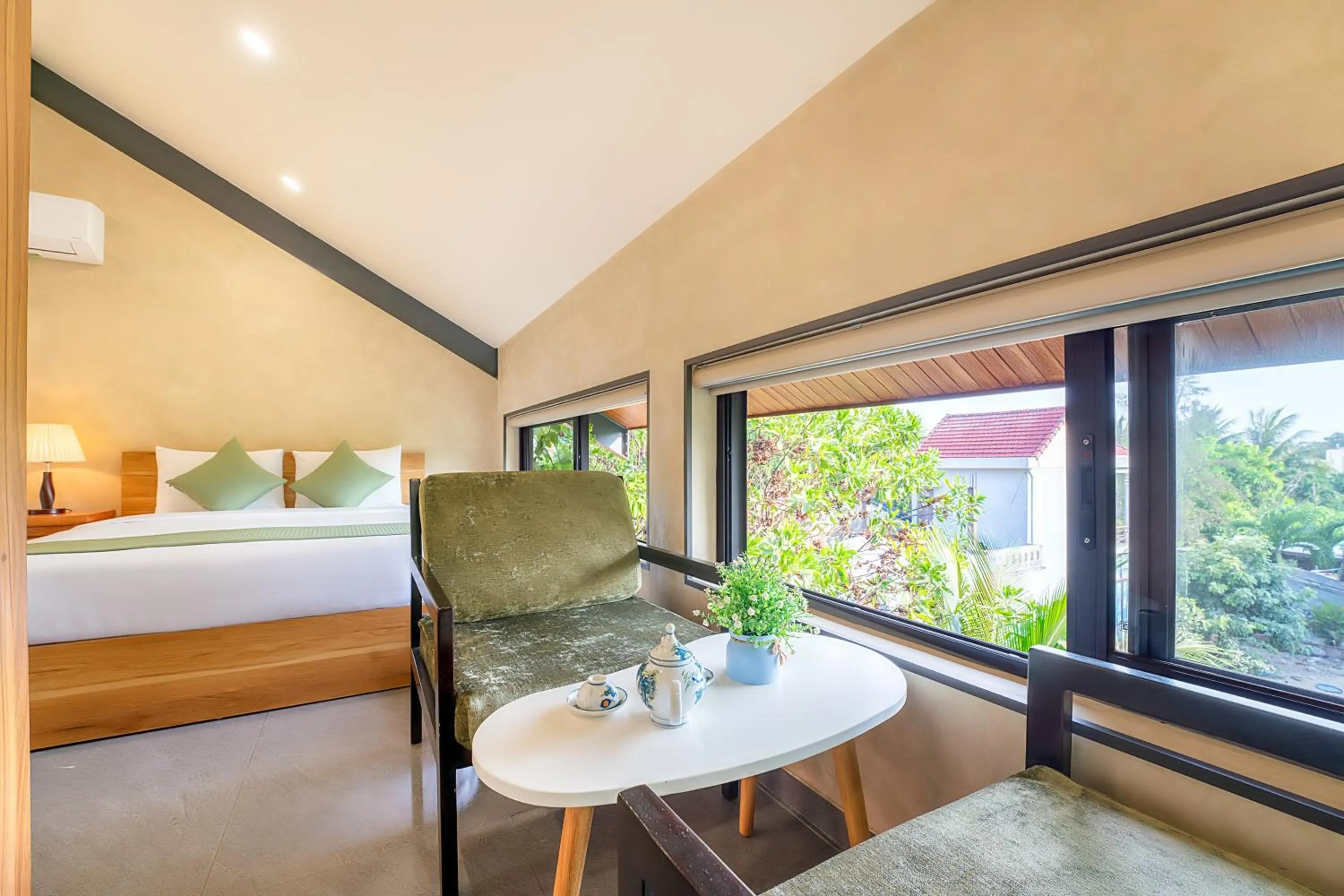 View (from property/room), Bed in The Linh Seaside Villa Hoi An