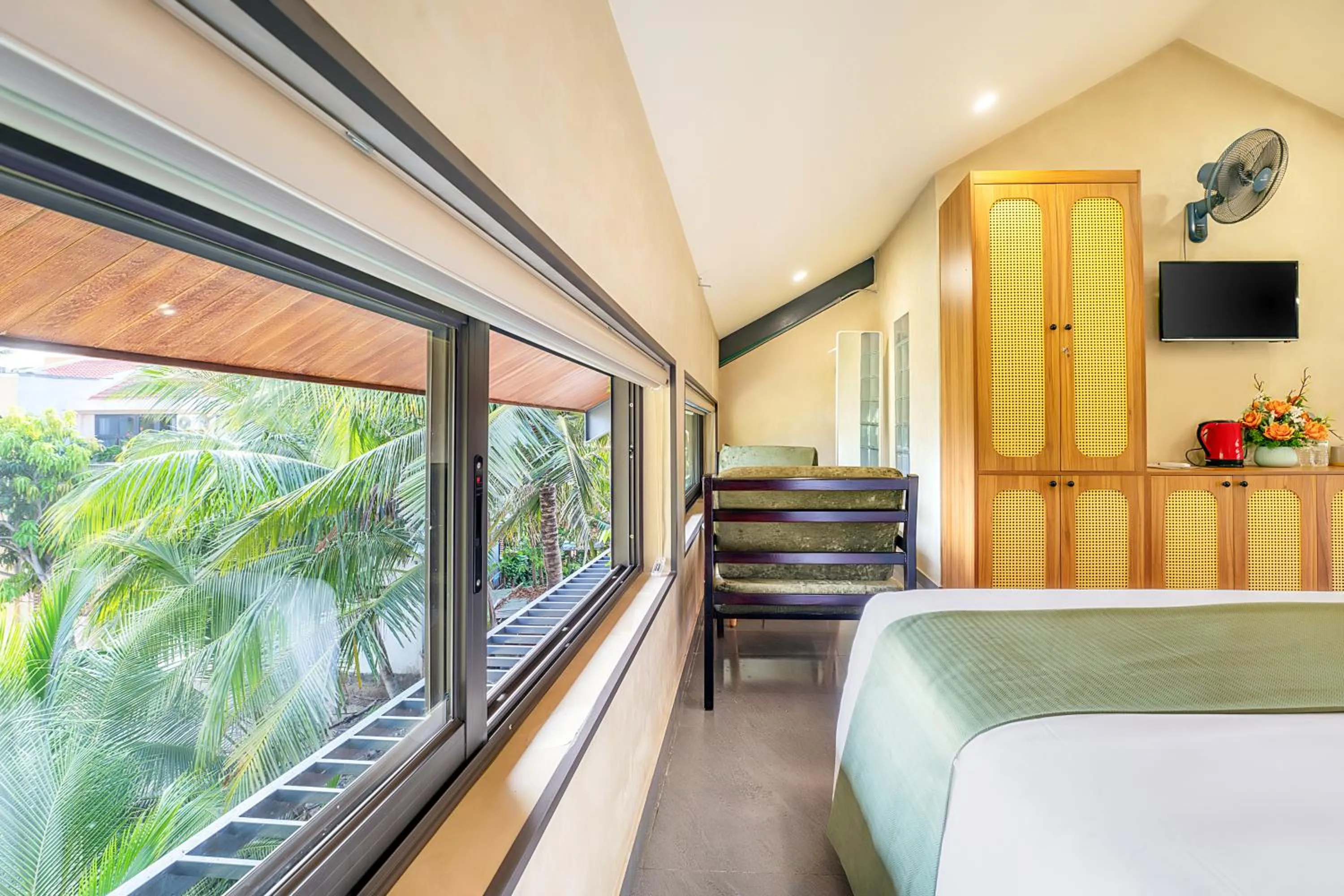 Garden view, Bed in The Linh Seaside Villa Hoi An