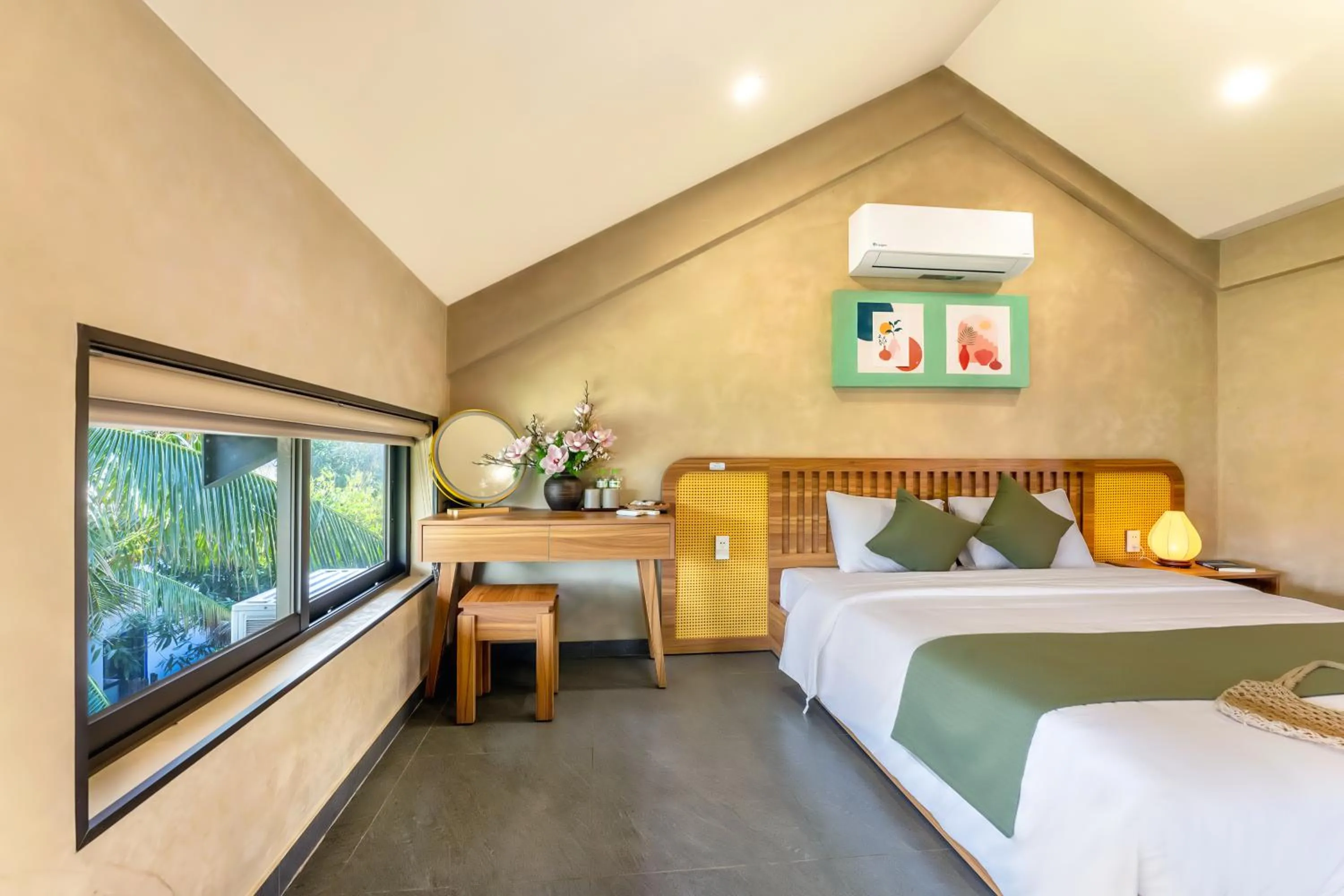 View (from property/room), Bed in The Linh Seaside Villa Hoi An