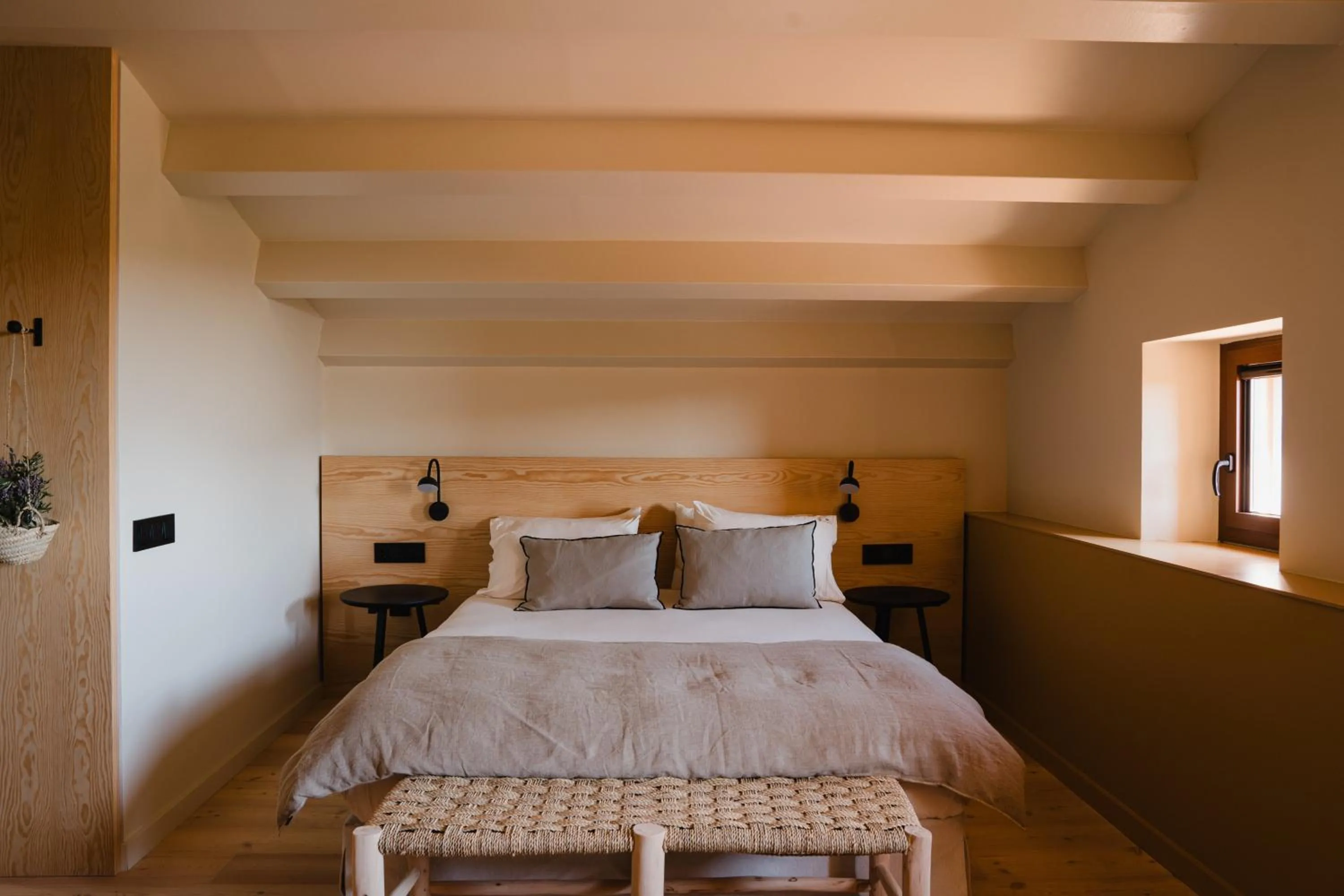 Bed in Hotel-Masia Can Farrés