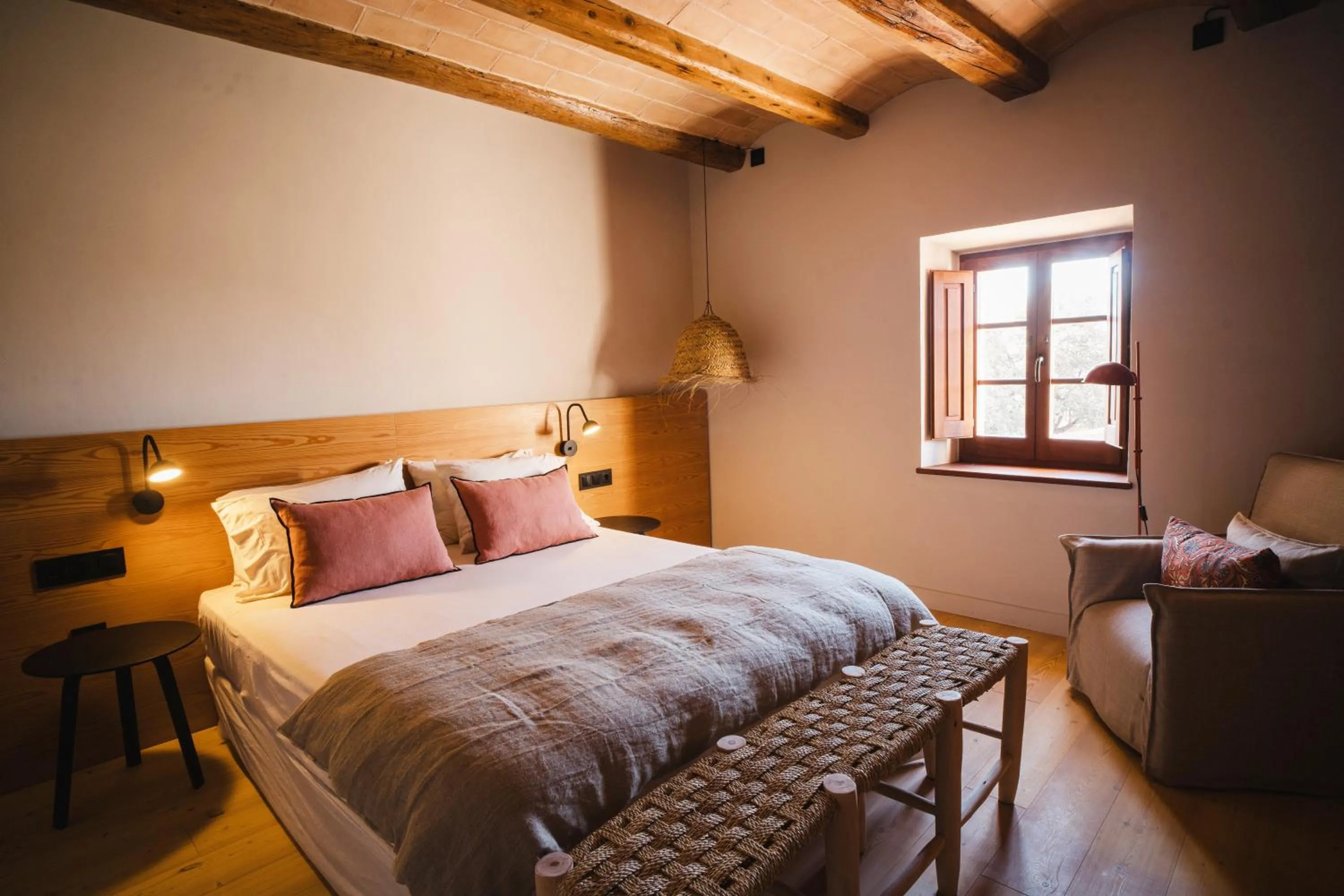 Bed in Hotel-Masia Can Farrés