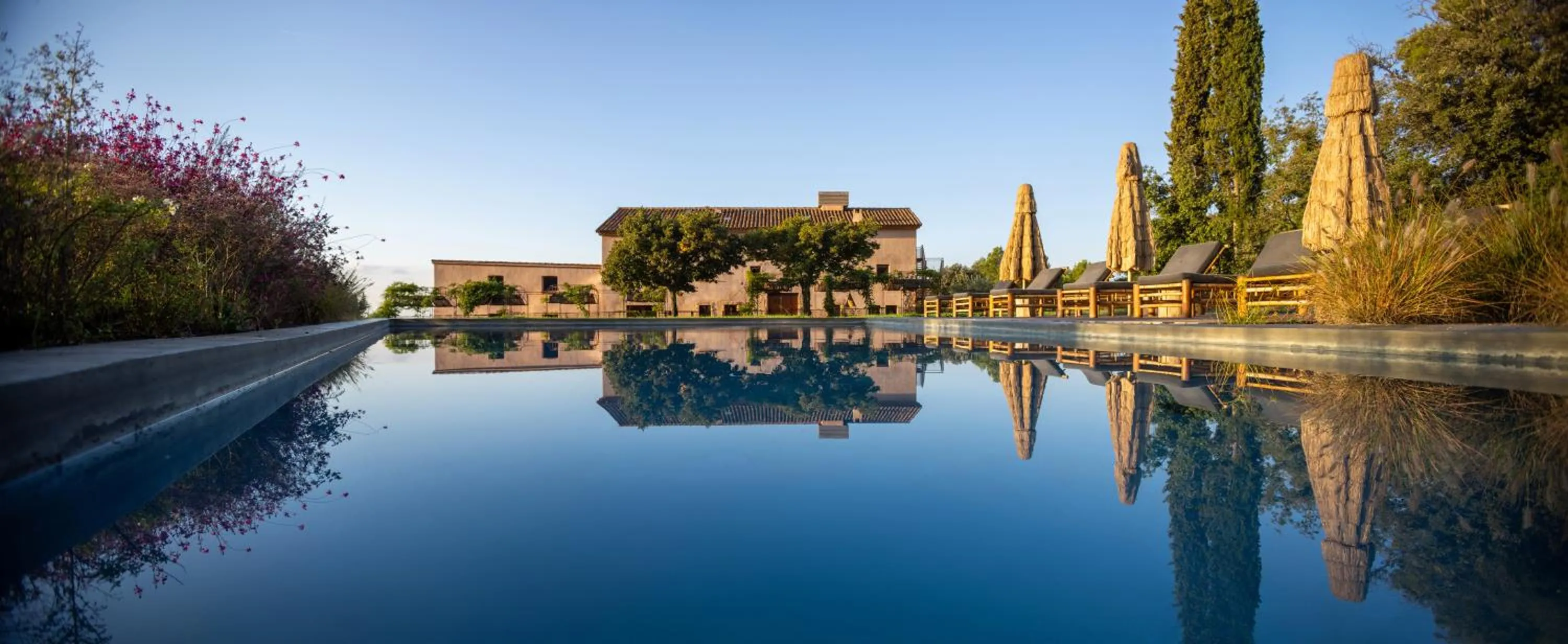Swimming pool in Hotel-Masia Can Farrés