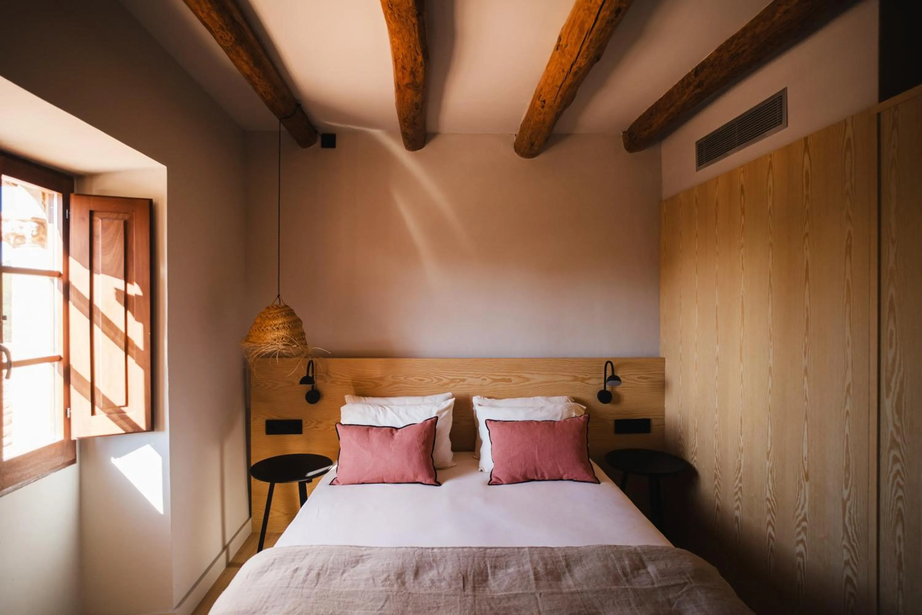 Bed in Hotel-Masia Can Farrés
