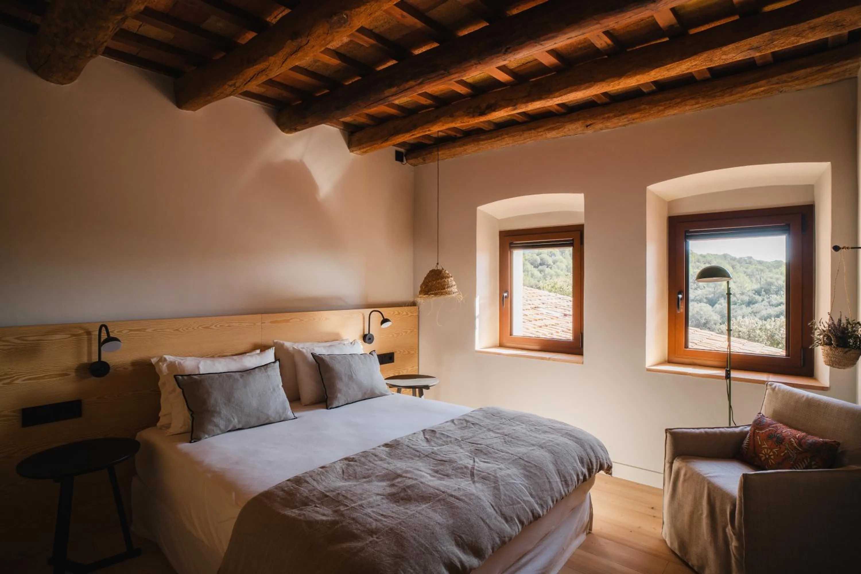 Bed in Hotel-Masia Can Farrés