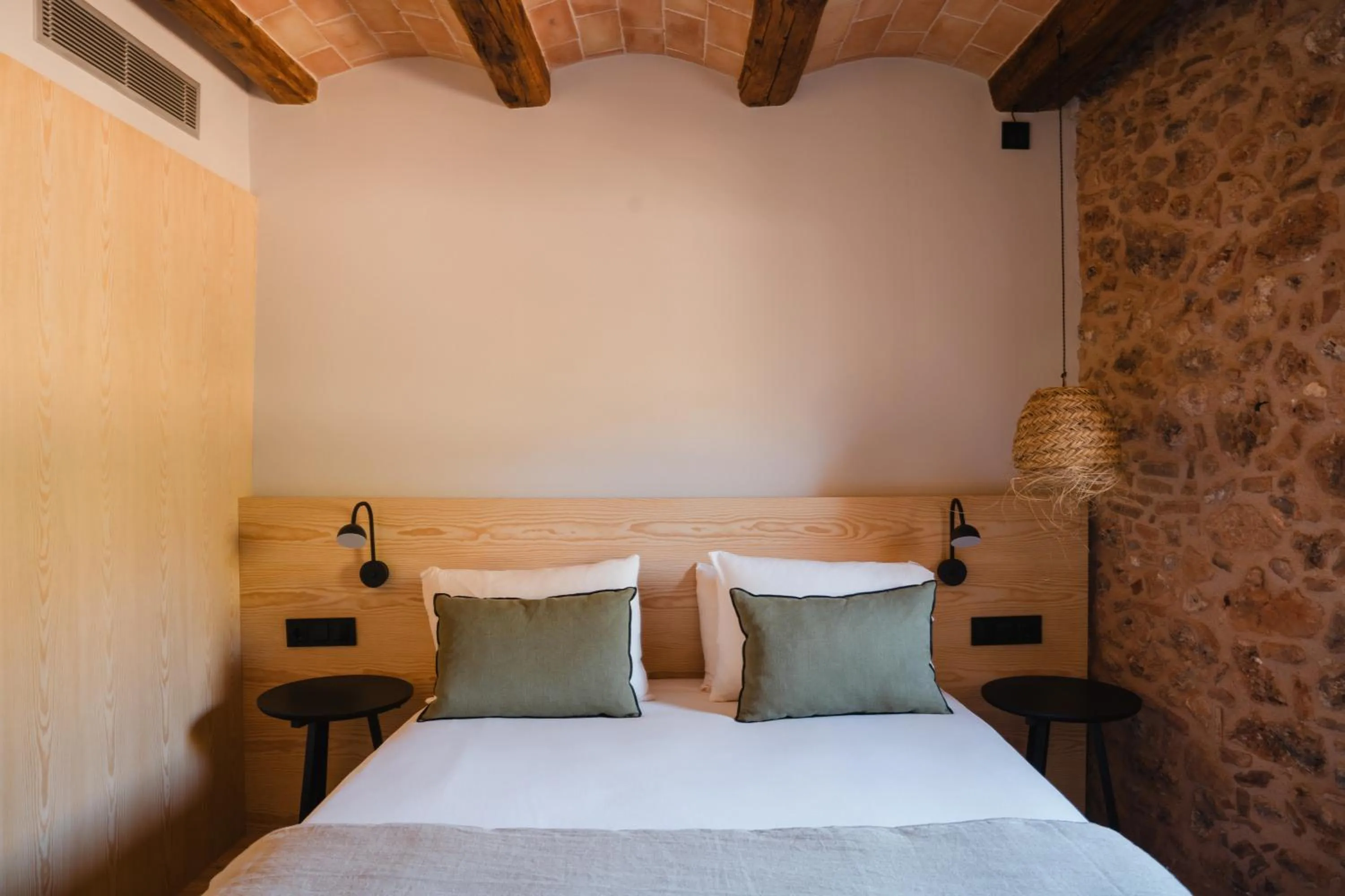 Bed in Hotel-Masia Can Farrés