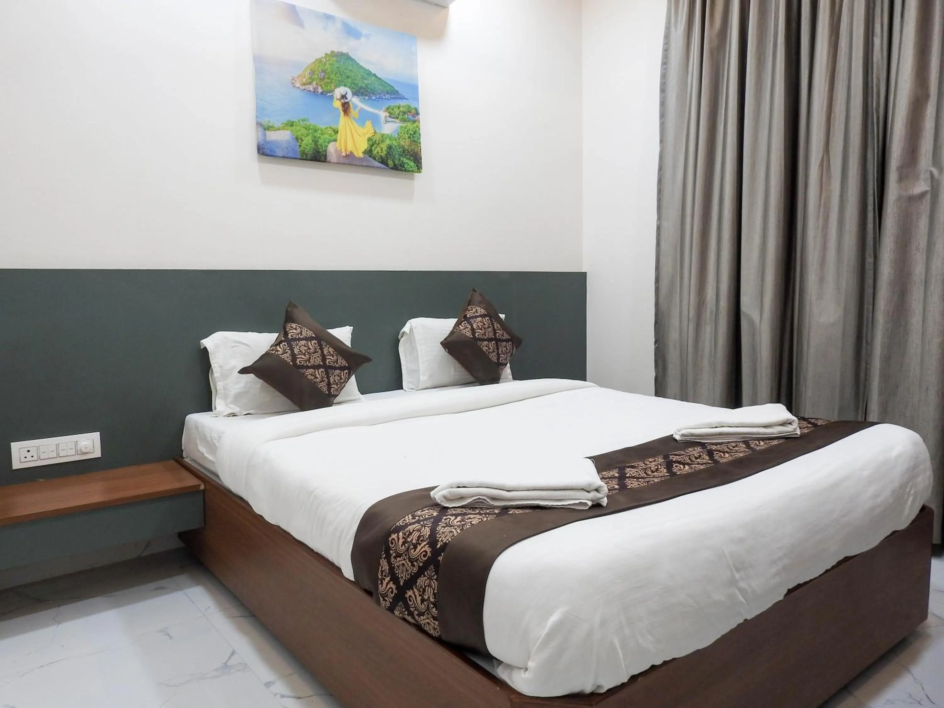 View (from property/room), Bed in Hotel D Square