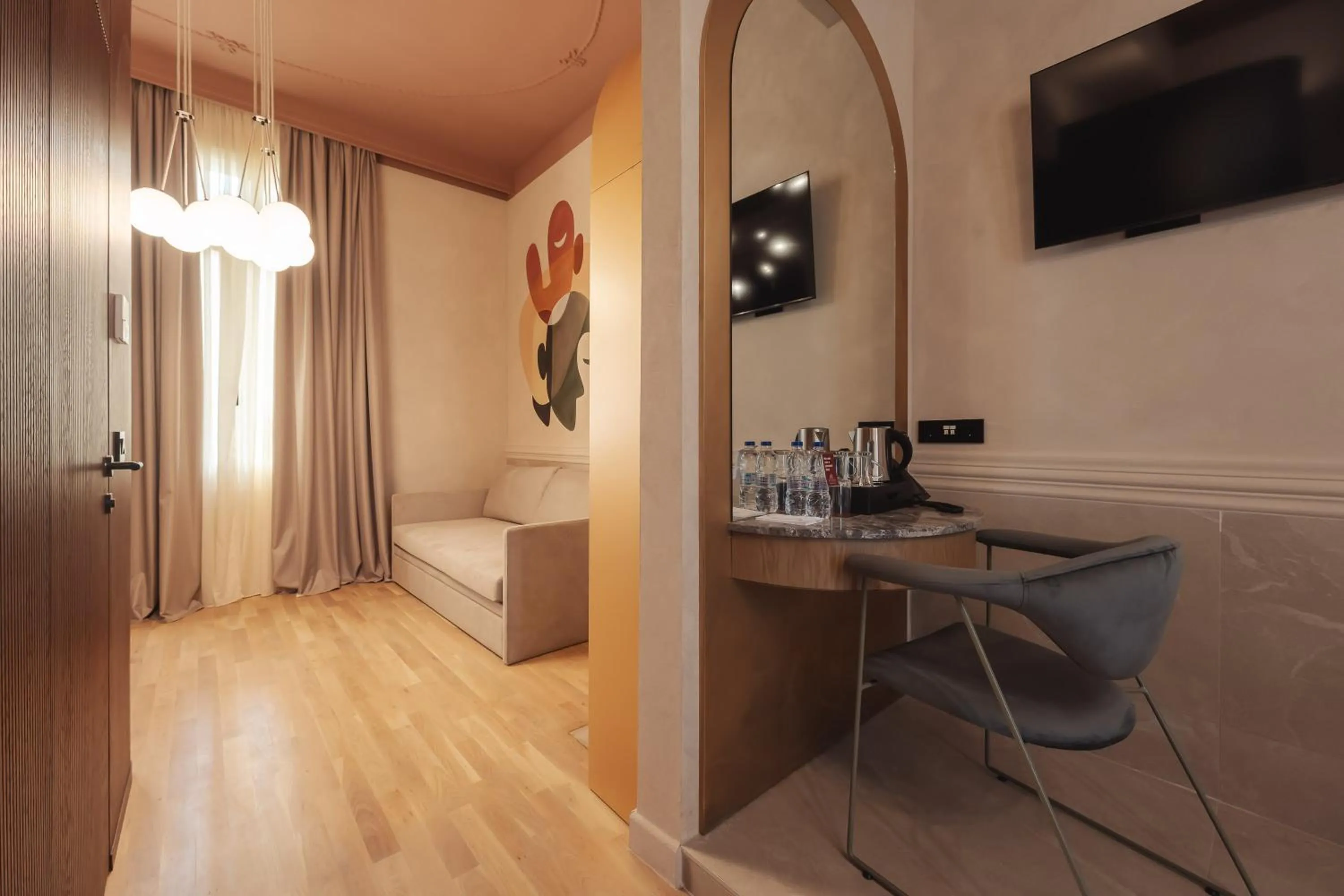 Coffee/tea facilities, Bed in Zenith Premium Suites