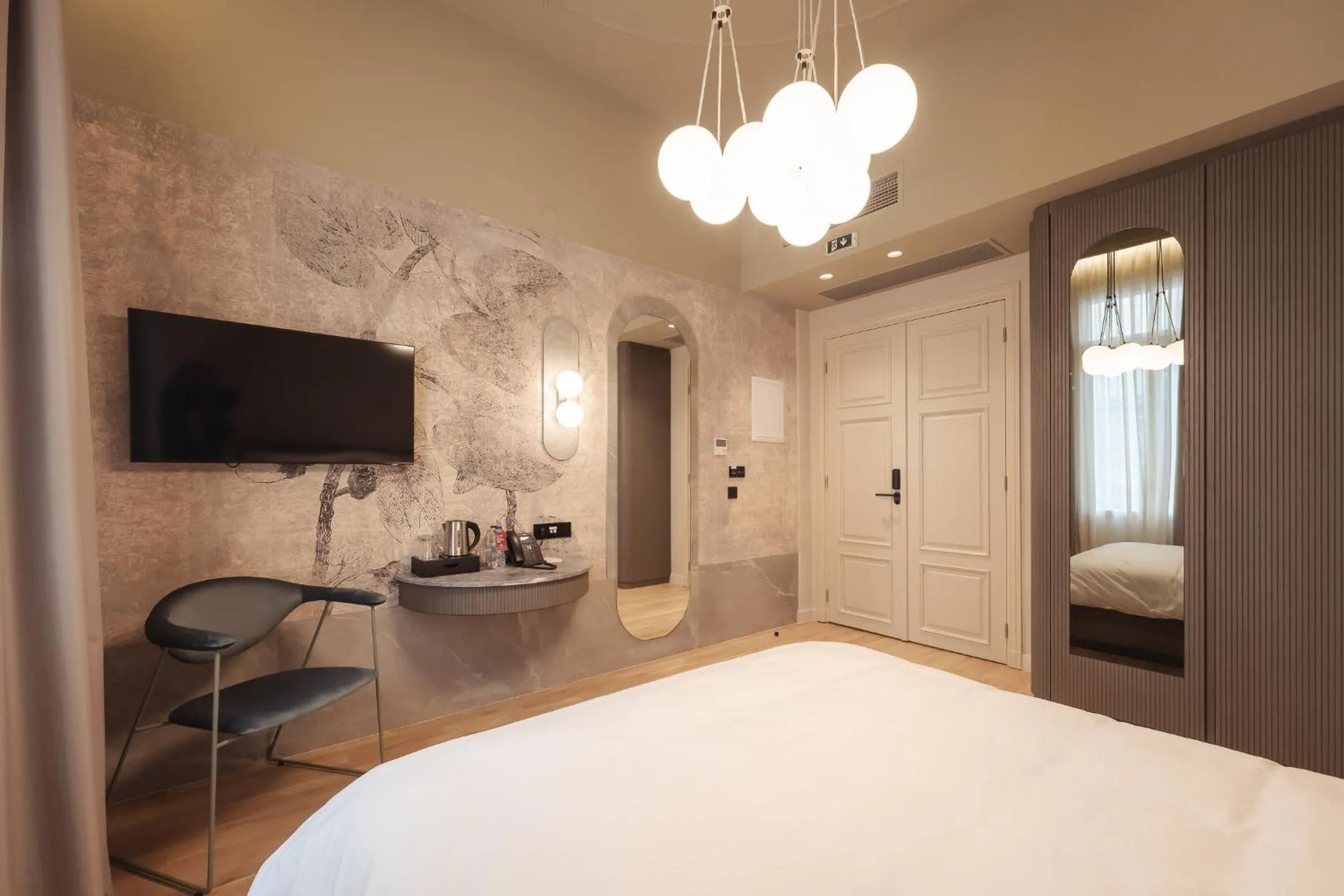 Bedroom, Bed in Zenith Premium Suites