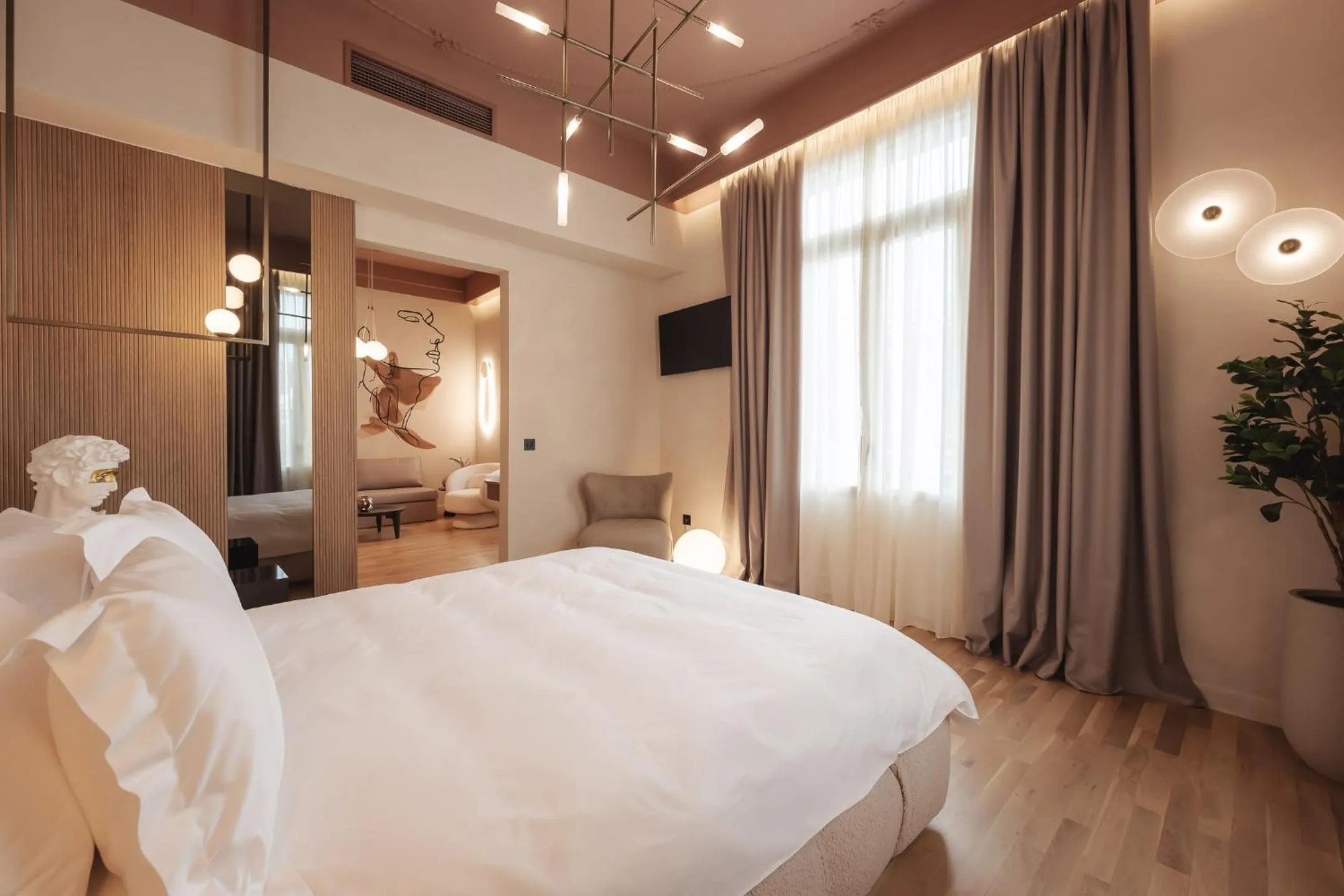 Bedroom, Bed in Zenith Premium Suites