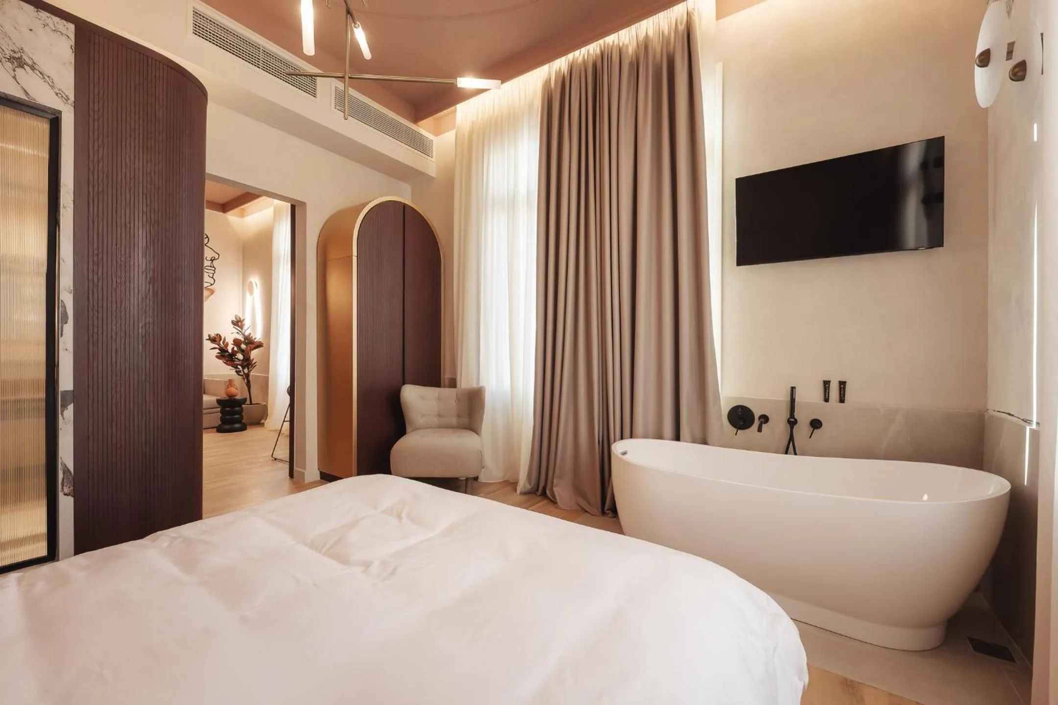 Bedroom, Bed in Zenith Premium Suites
