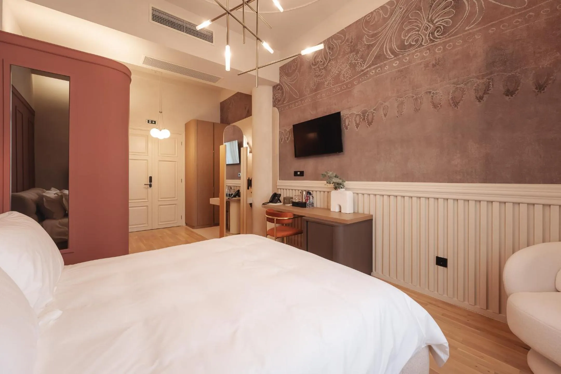 Bedroom, Bed in Zenith Premium Suites