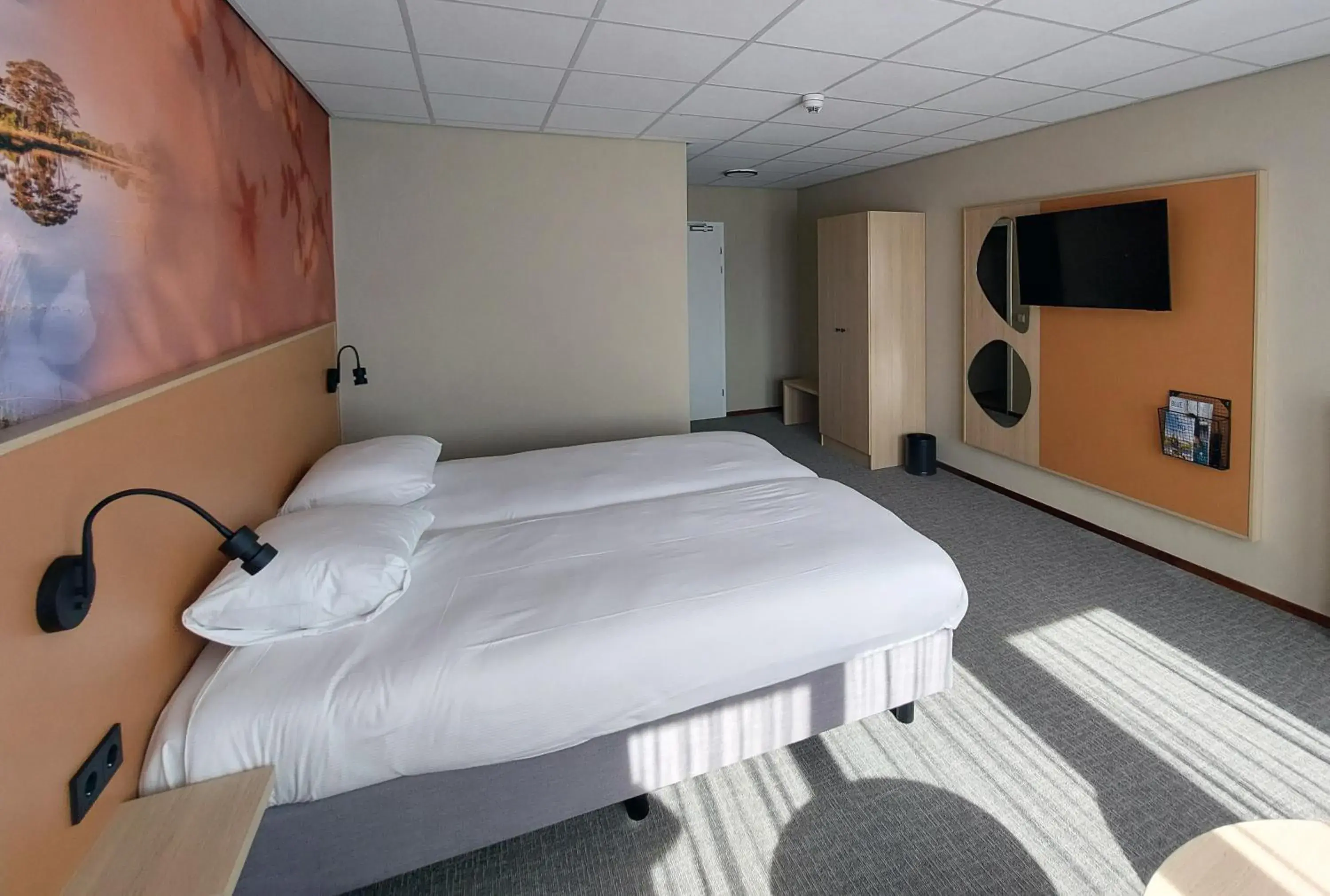 Photo of the whole room, Bed in Fletcher Hotel-Restaurant de Borken Photo of the whole room, Bed in Fletcher Hotel-Restaurant de Borken