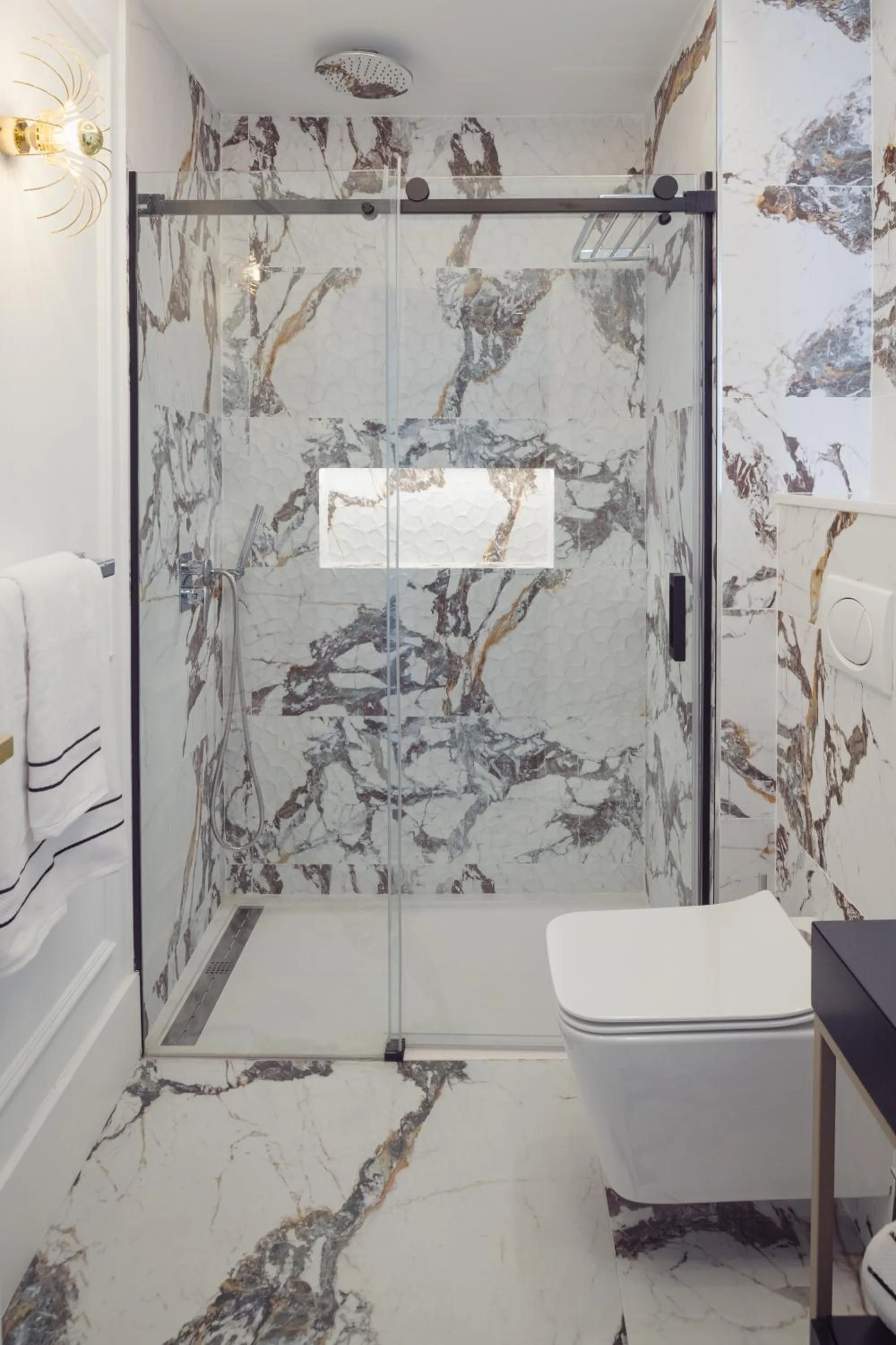 Bathroom in Blue Marina Suites - Boutique Apartments