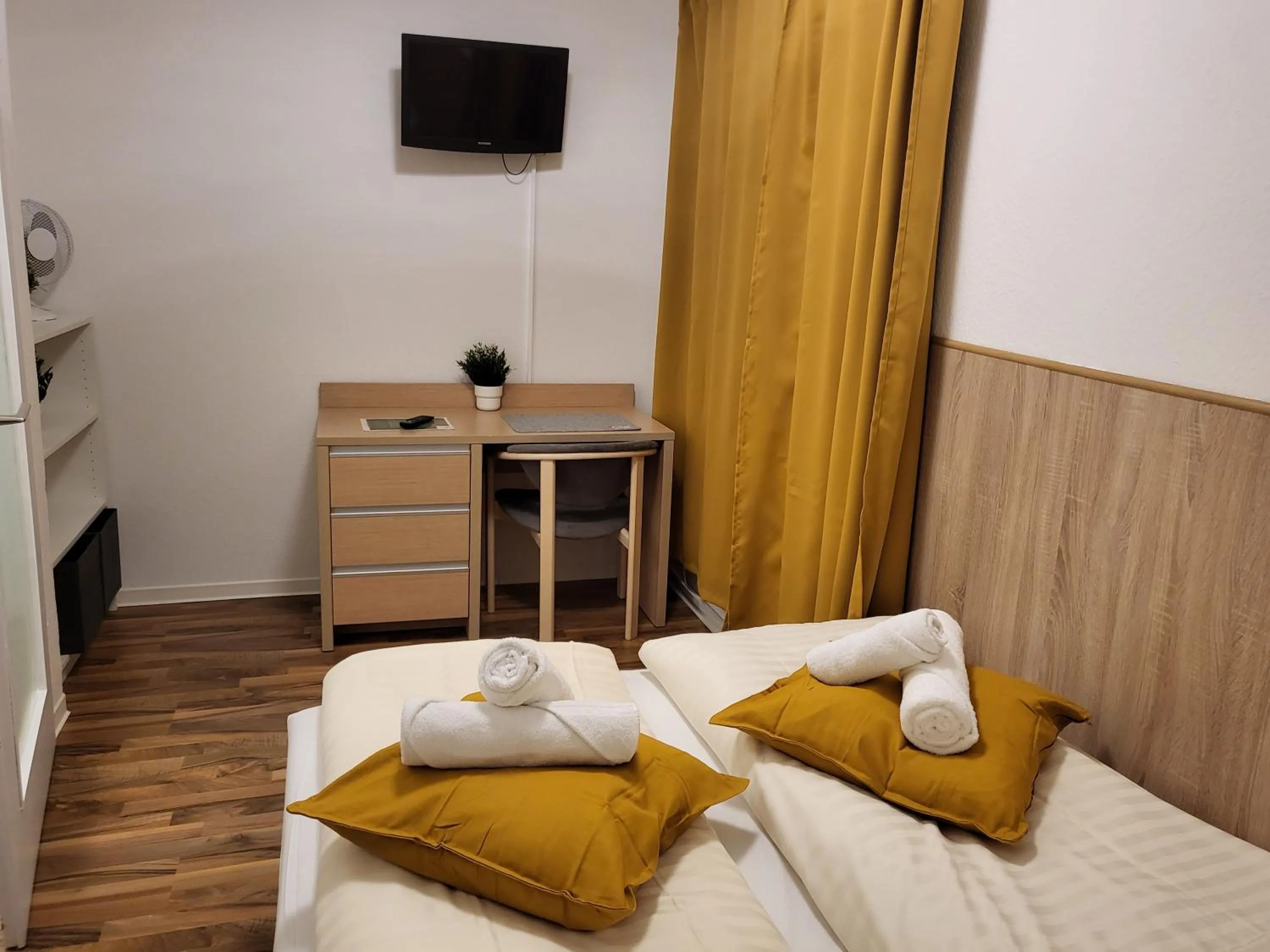 Bed in Hotel Mettmann