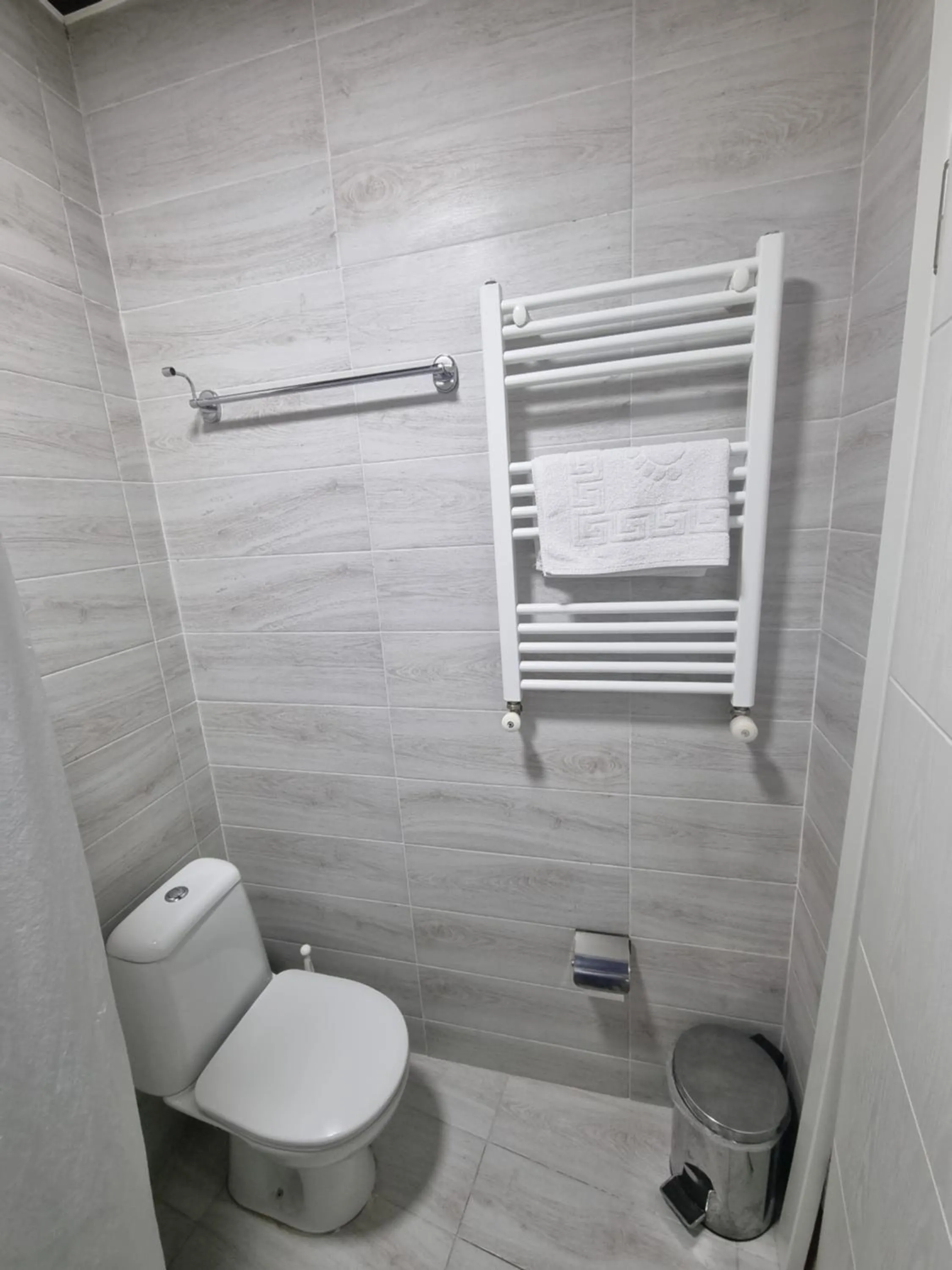 Toilet in MAHALI HOTEL