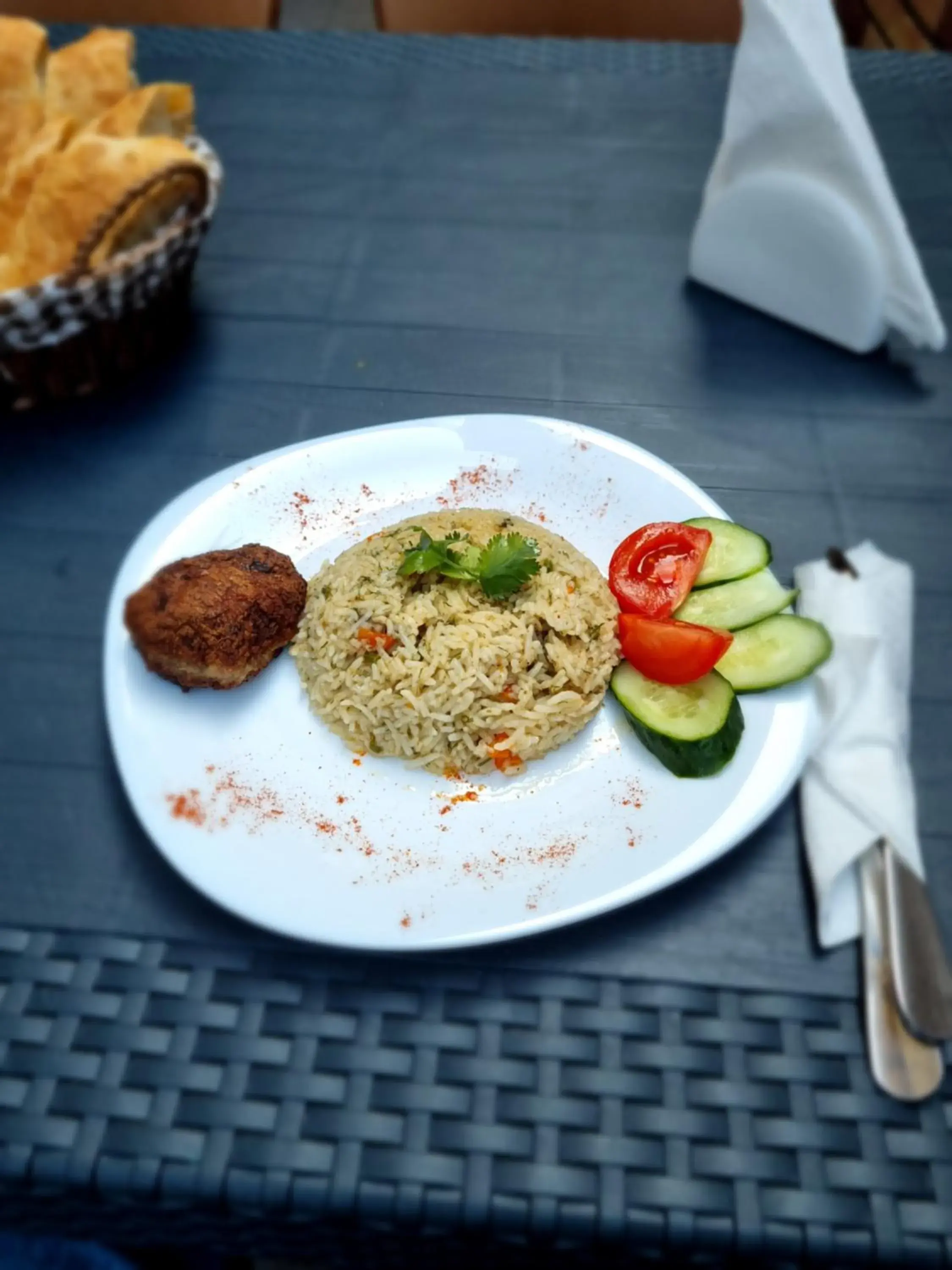 Restaurant/places to eat in MAHALI HOTEL Restaurant/places to eat in MAHALI HOTEL