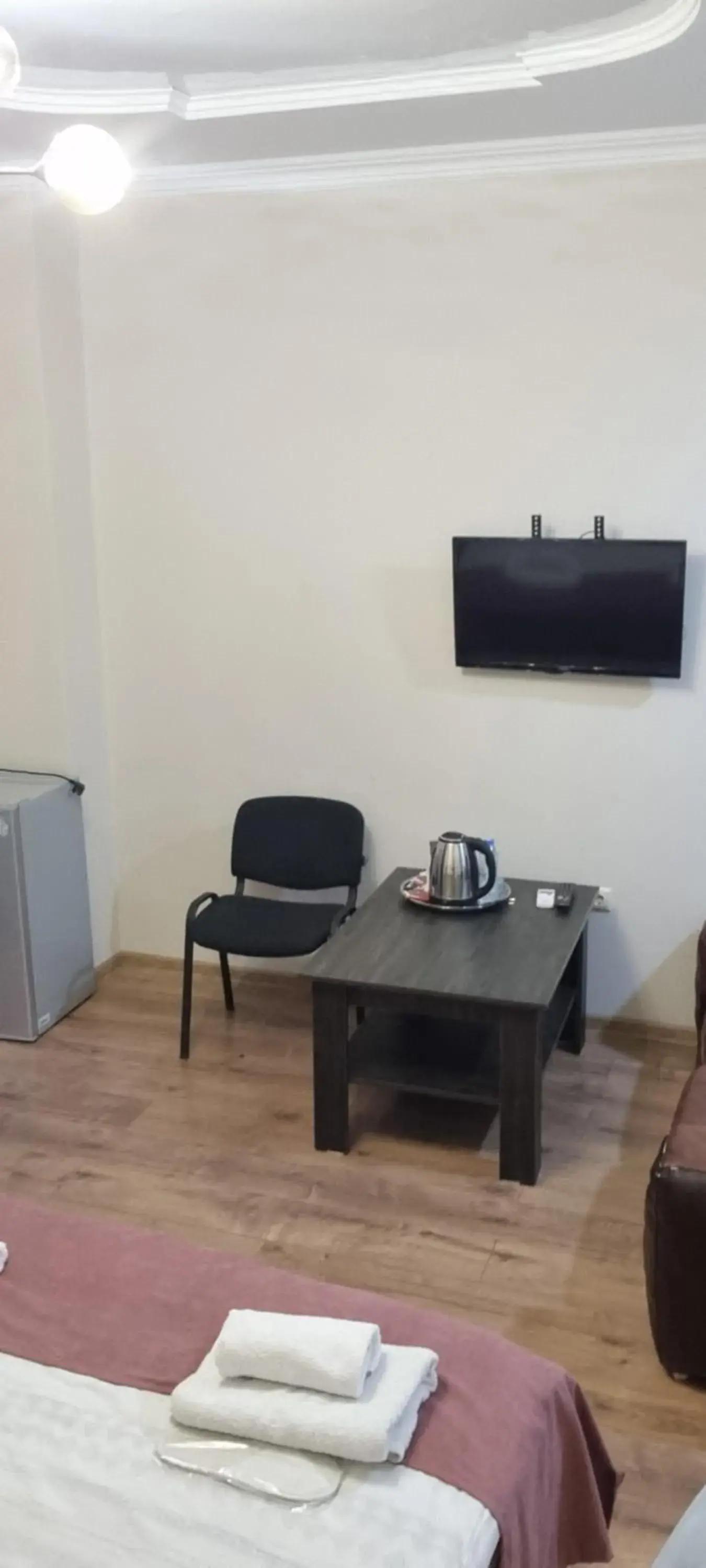 TV and multimedia, Bed in MAHALI HOTEL TV and multimedia, Bed in MAHALI HOTEL