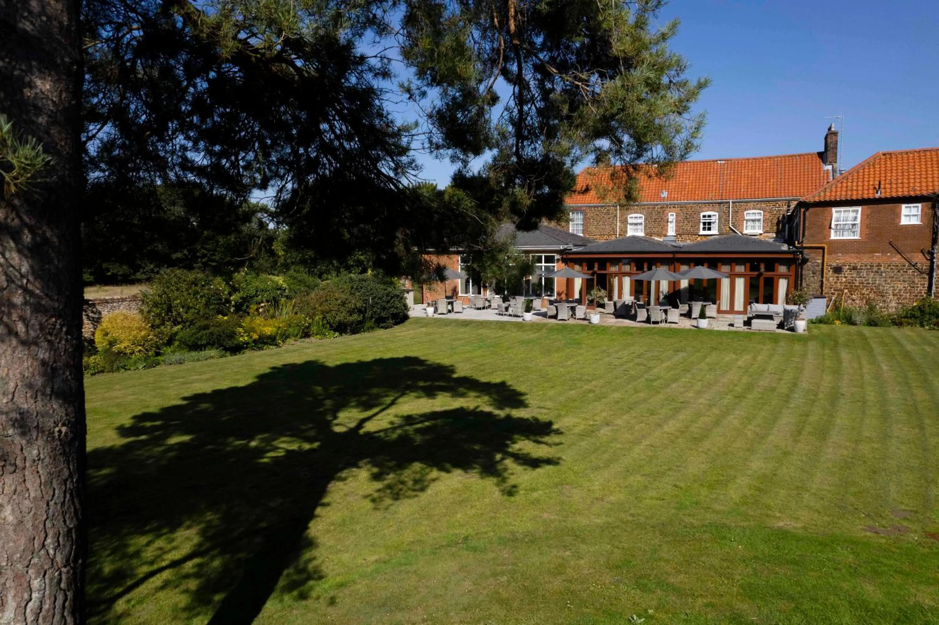 Property building in Knights Hill Hotel & Spa