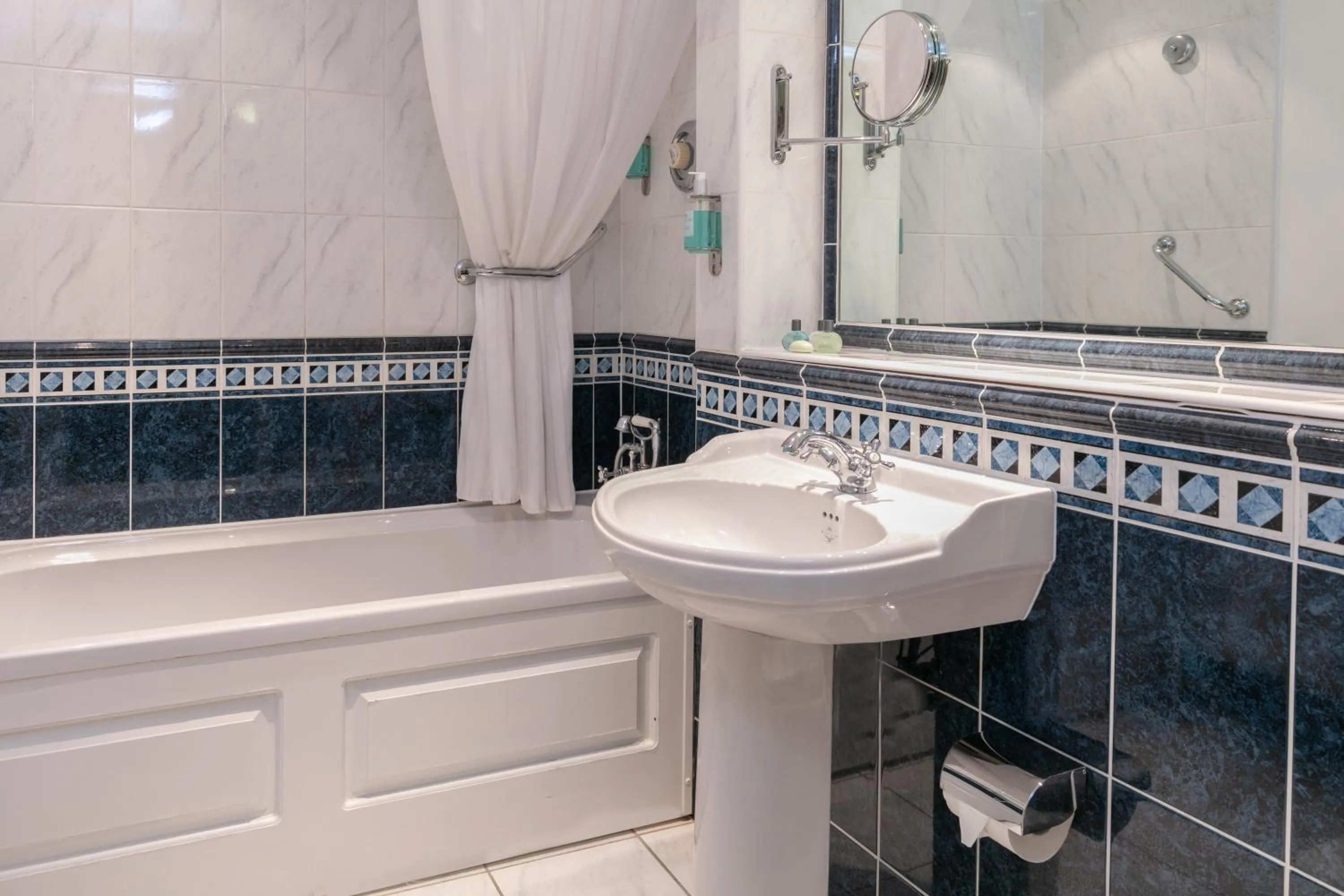 Bathroom in Knights Hill Hotel & Spa