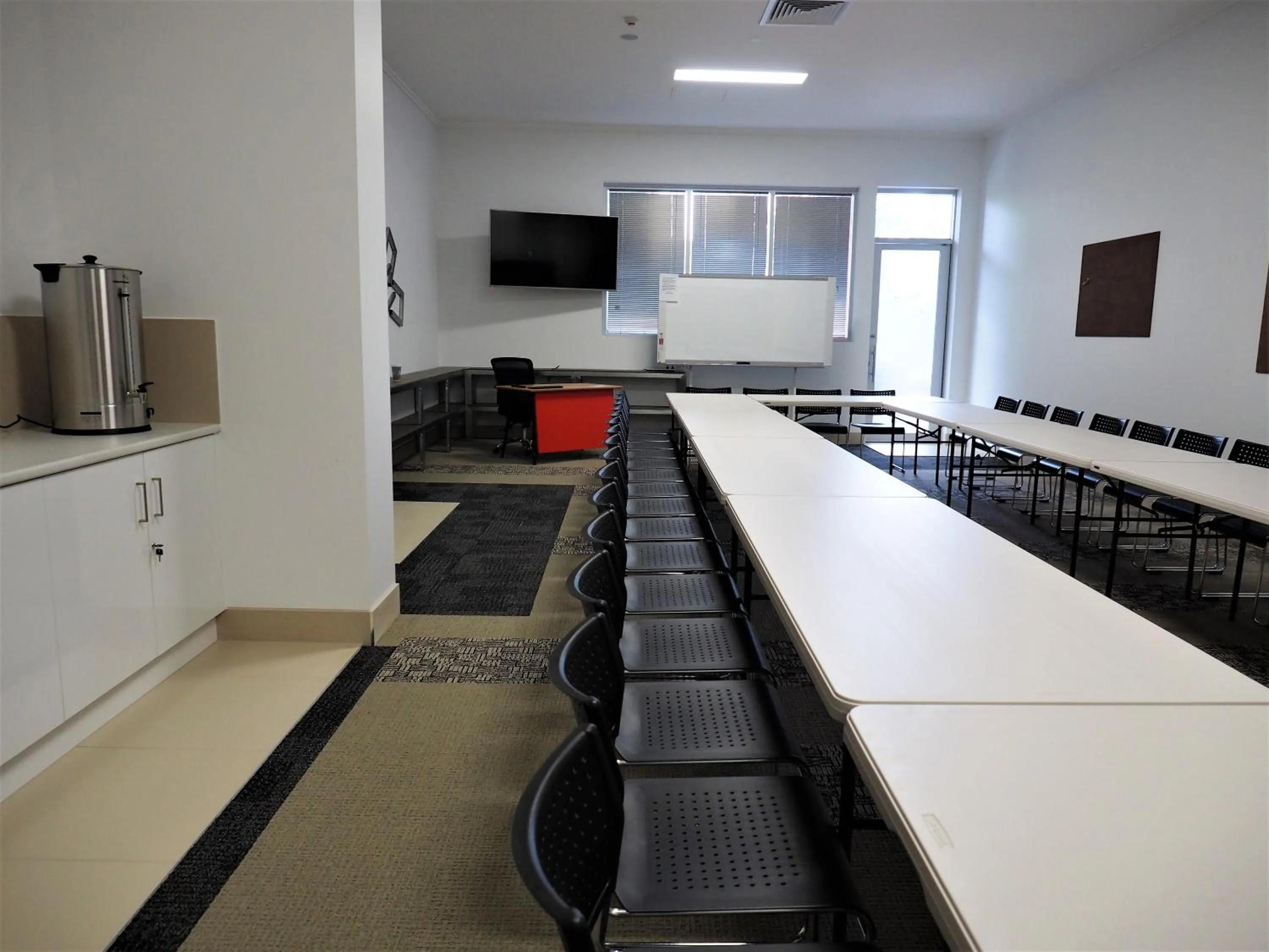 Meeting/conference room in Laguna Serviced Apartments