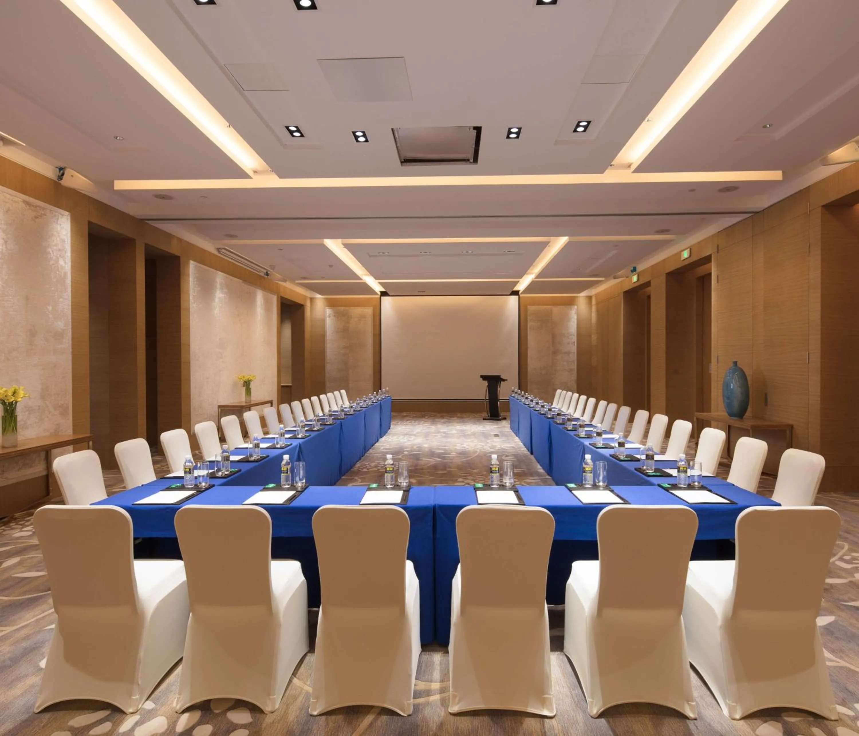 Meeting/conference room in Sanya Yazhou Bay Resort Curio Collection by Hilton