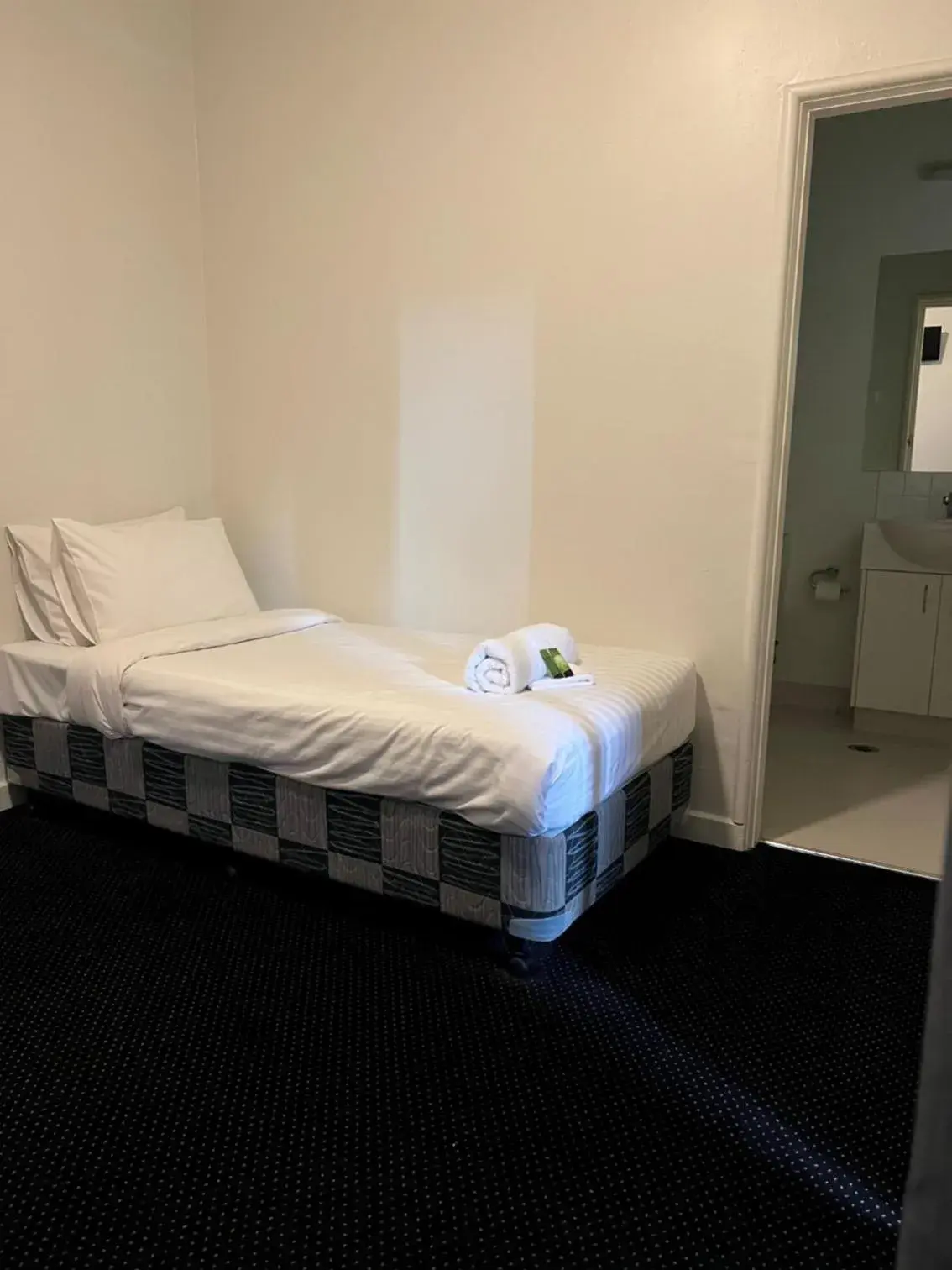 Bedroom, Bed in Star Bar Cafe & Hotel Bedroom, Bed in Star Bar Cafe & Hotel