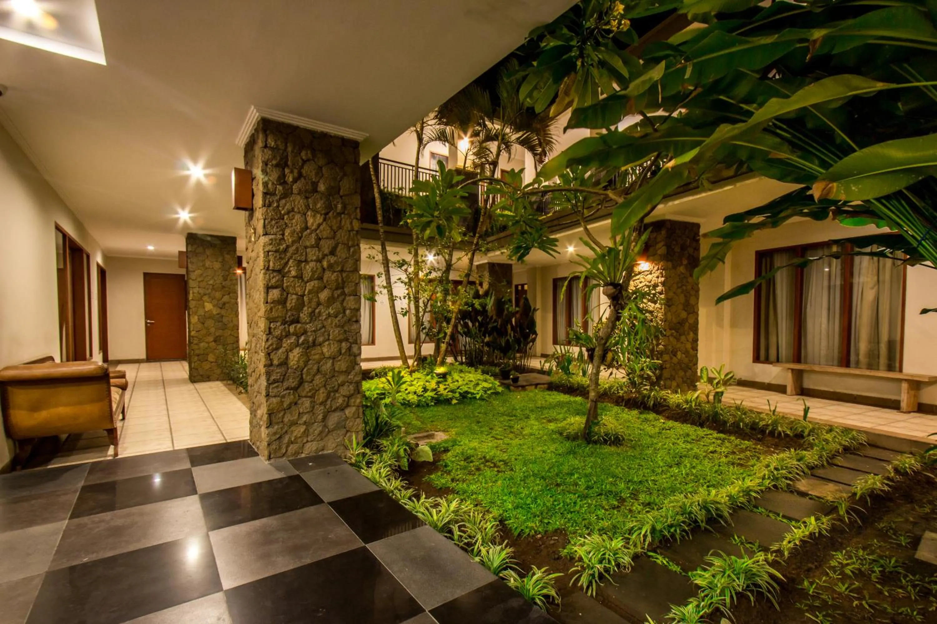 Garden in Svarna Hotel