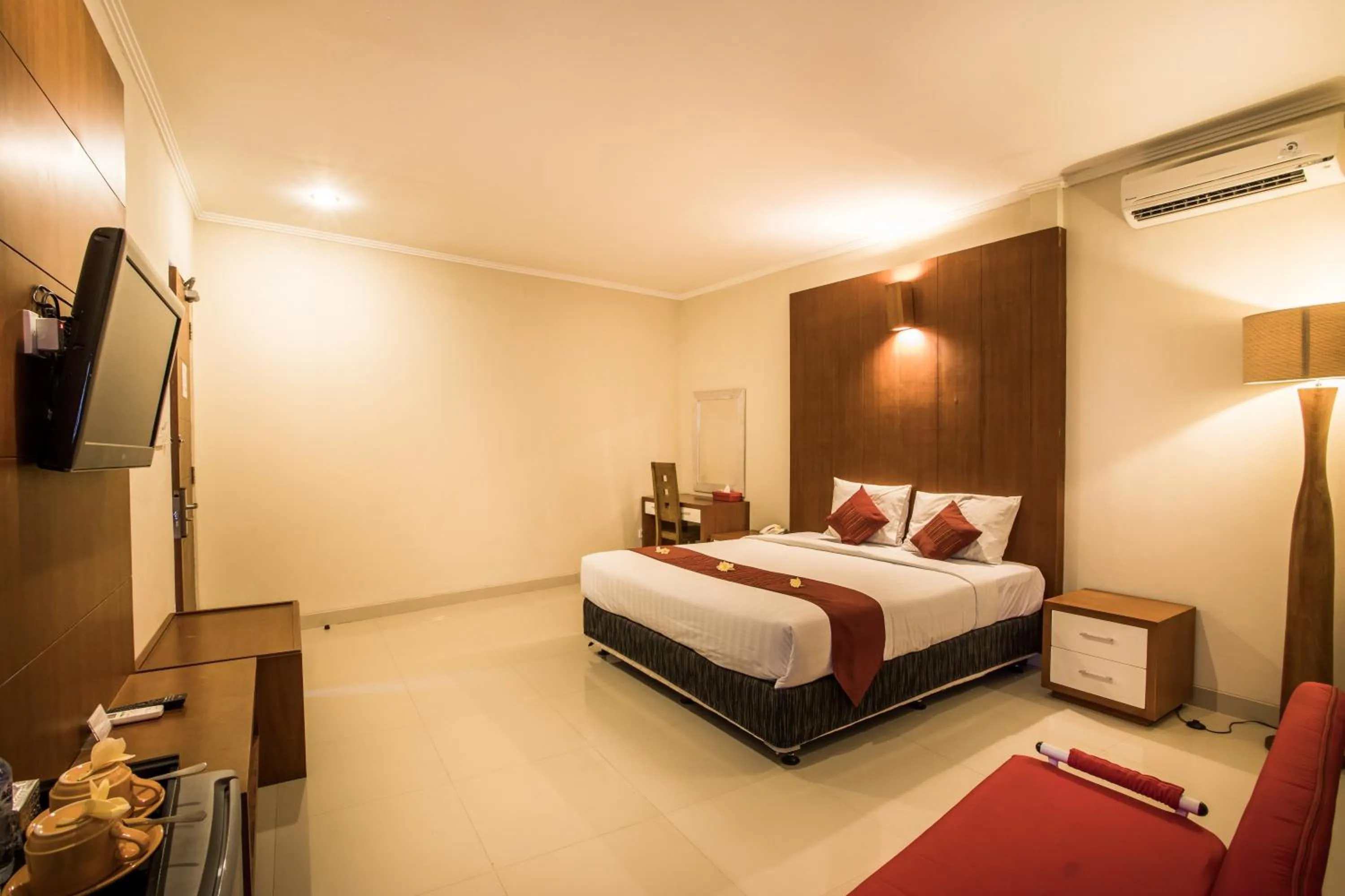 Photo of the whole room, Bed in Svarna Hotel