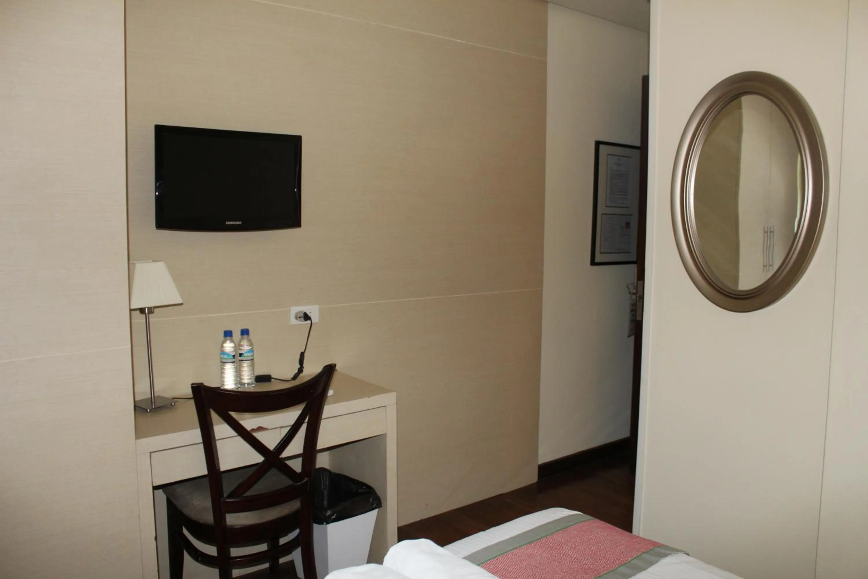 TV and multimedia, Bed in Ciudad Fernandina Hotel