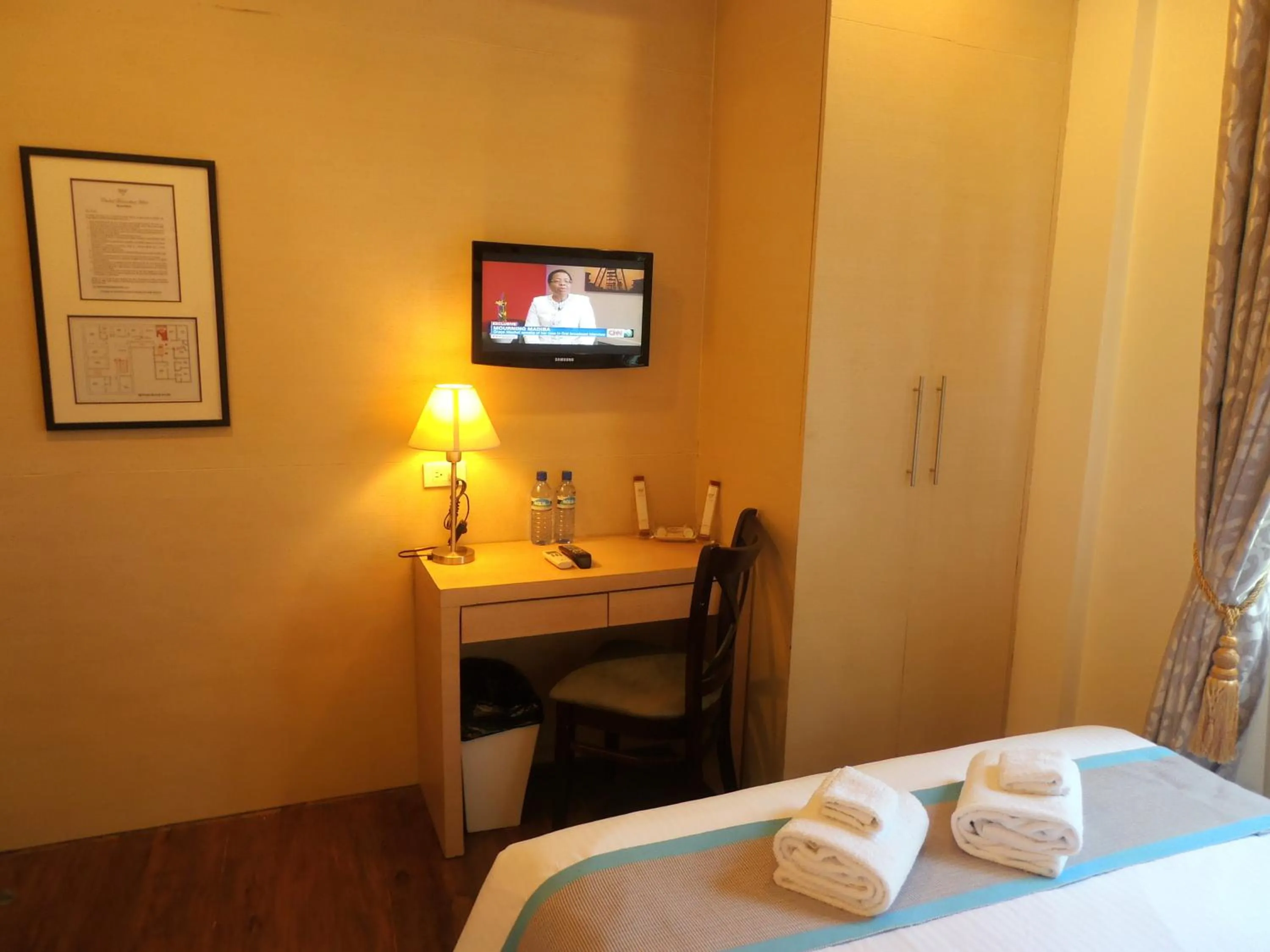 TV and multimedia, Bed in Ciudad Fernandina Hotel