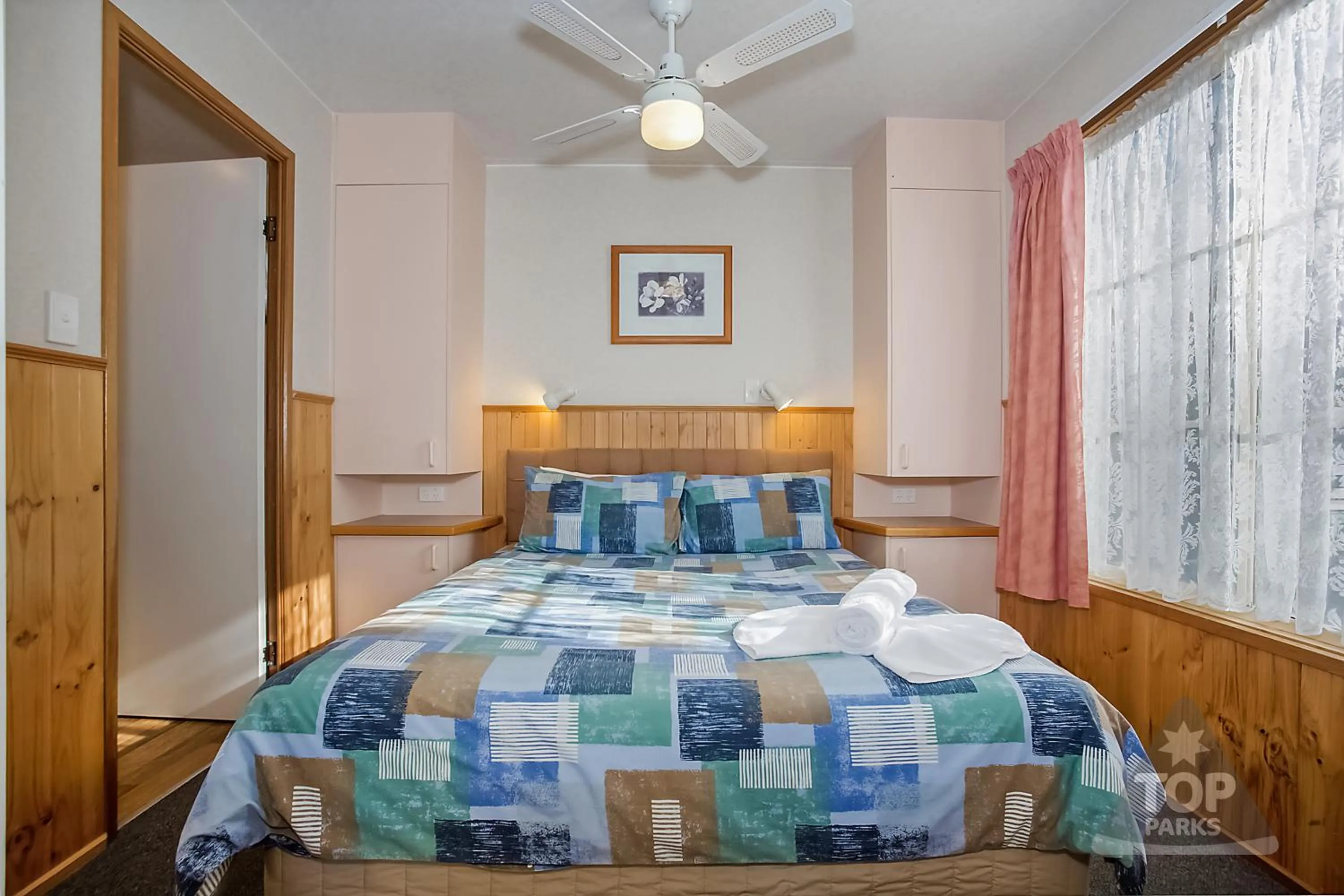 Bedroom, Bed in Lake Fyans Holiday Park