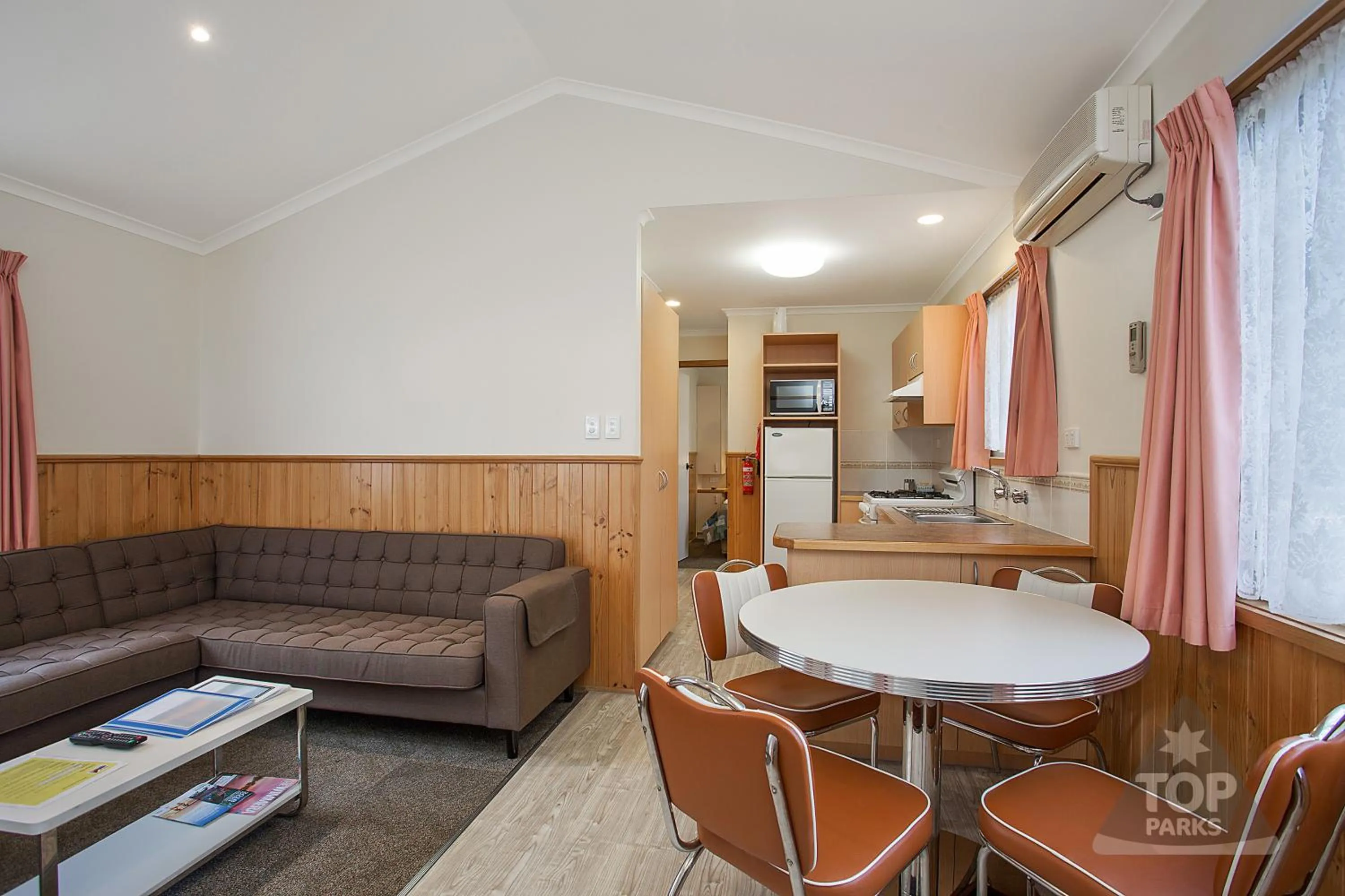 Dining area in Lake Fyans Holiday Park